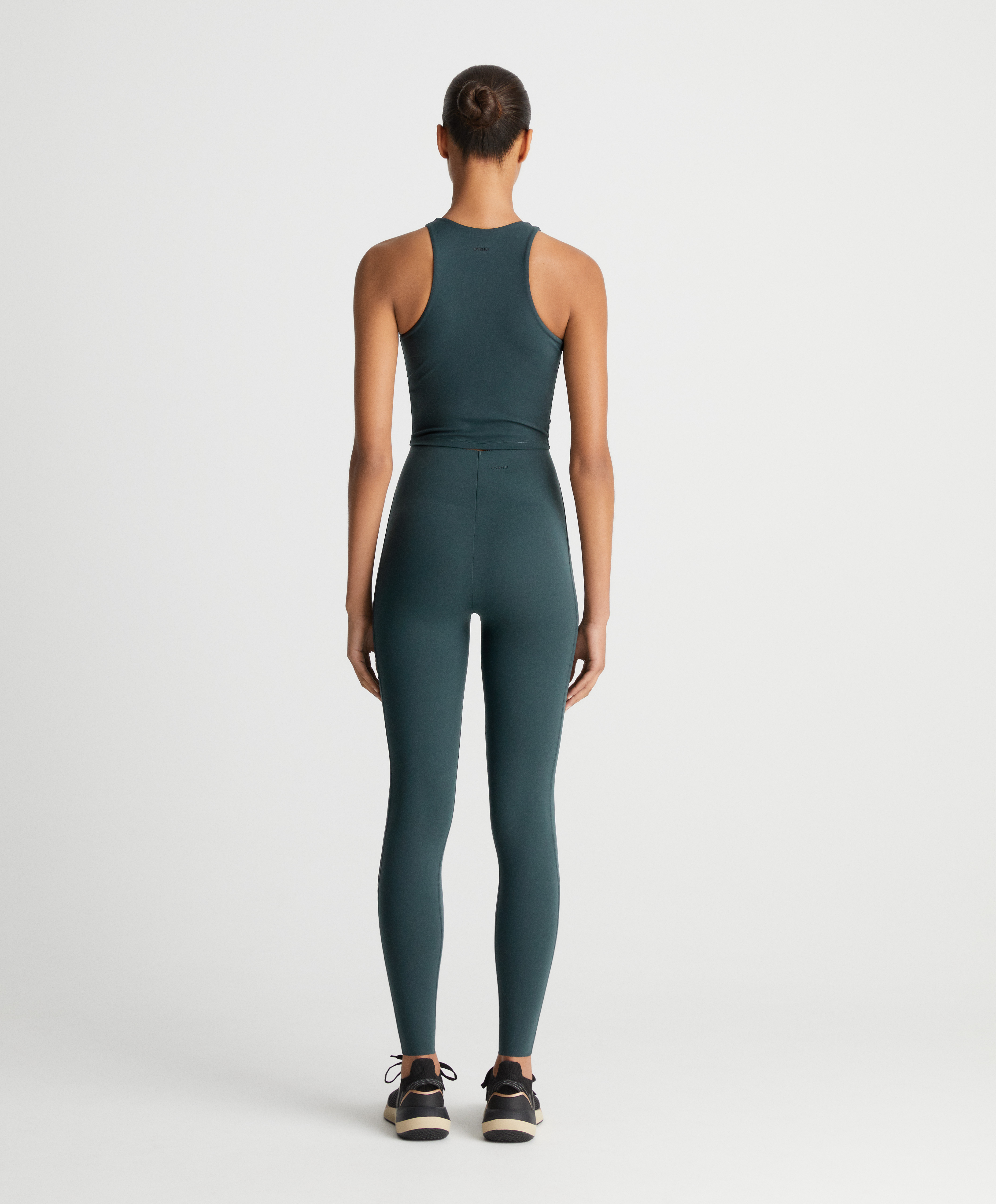 Compressive core control ankle-length 