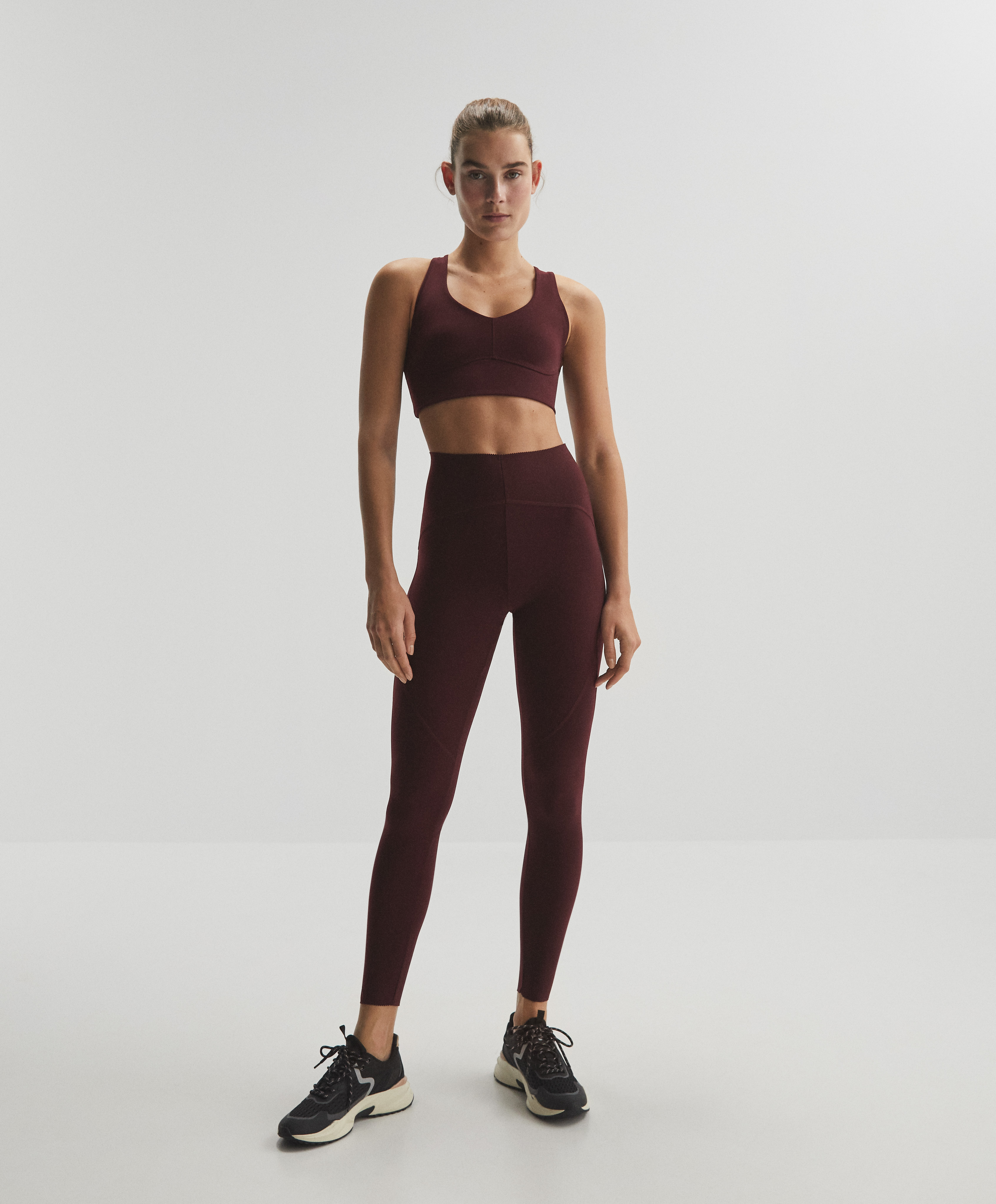 Basic compressive ankle-length leggings 