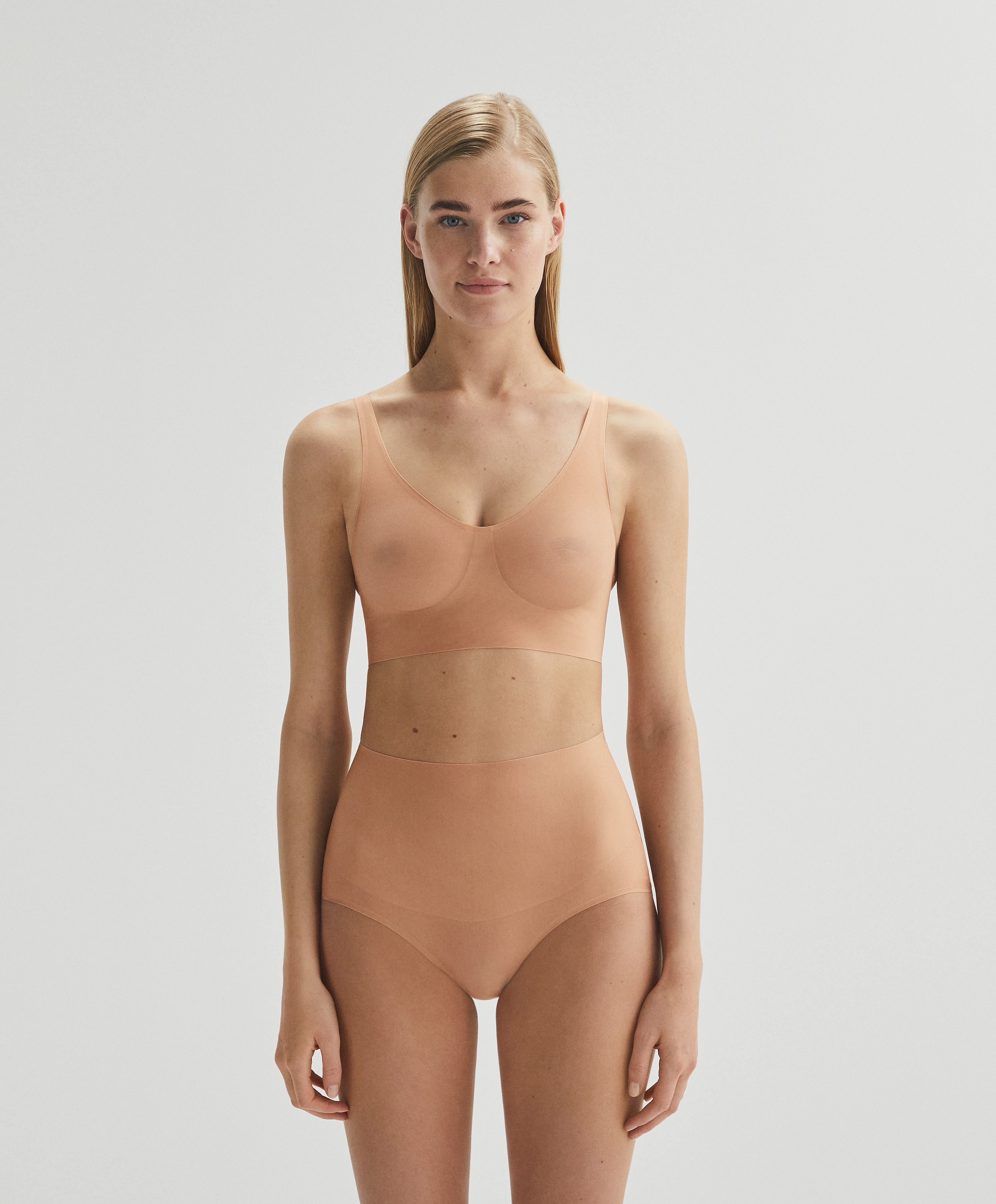 Braguita alta moldeadora core control - | OYSHO Colombia