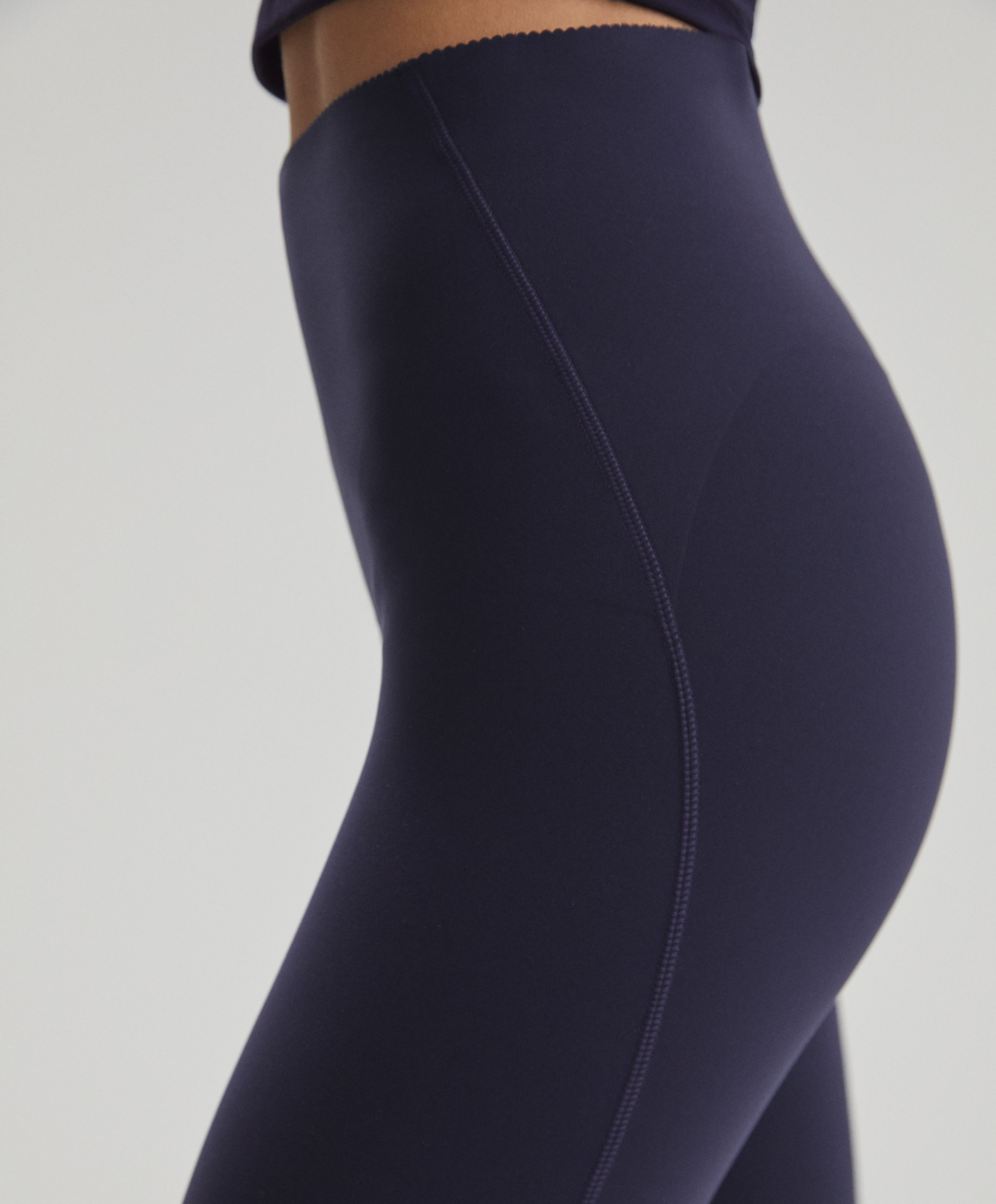 Leggings ciclista compressive core control 25 cm - Oysho fabrics | OYSHO  Italia