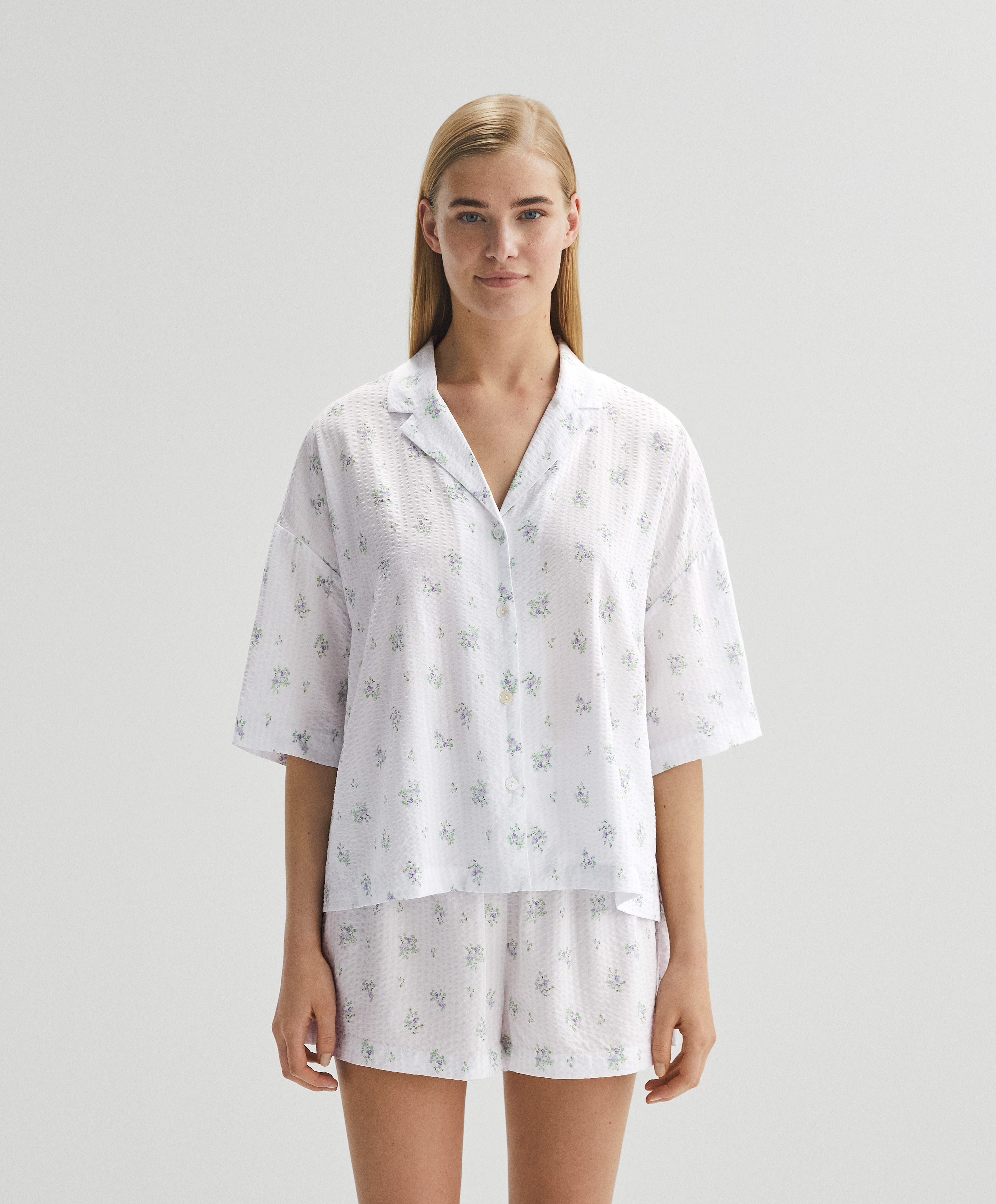 Çiçekli kısa kollu pijama gömlek