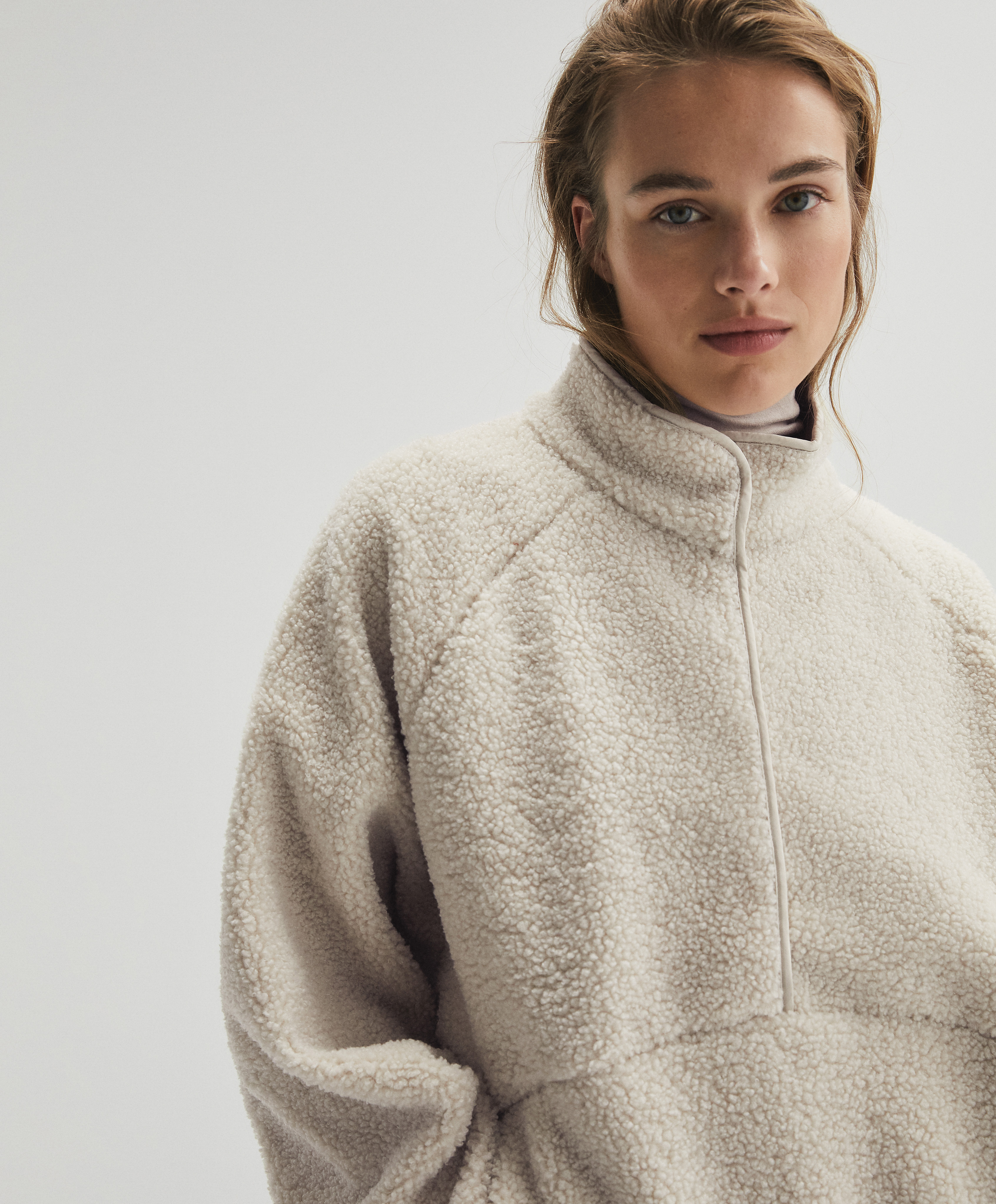 Sudadera borreguillo - | OYSHO España