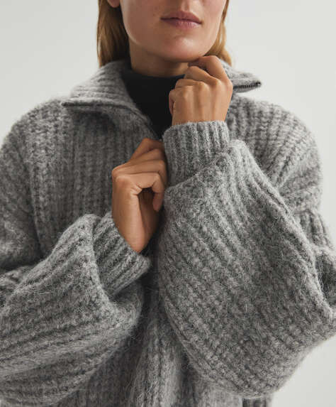 Χοντρό πλεκτό πουλόβερ με όρθιο γιακά