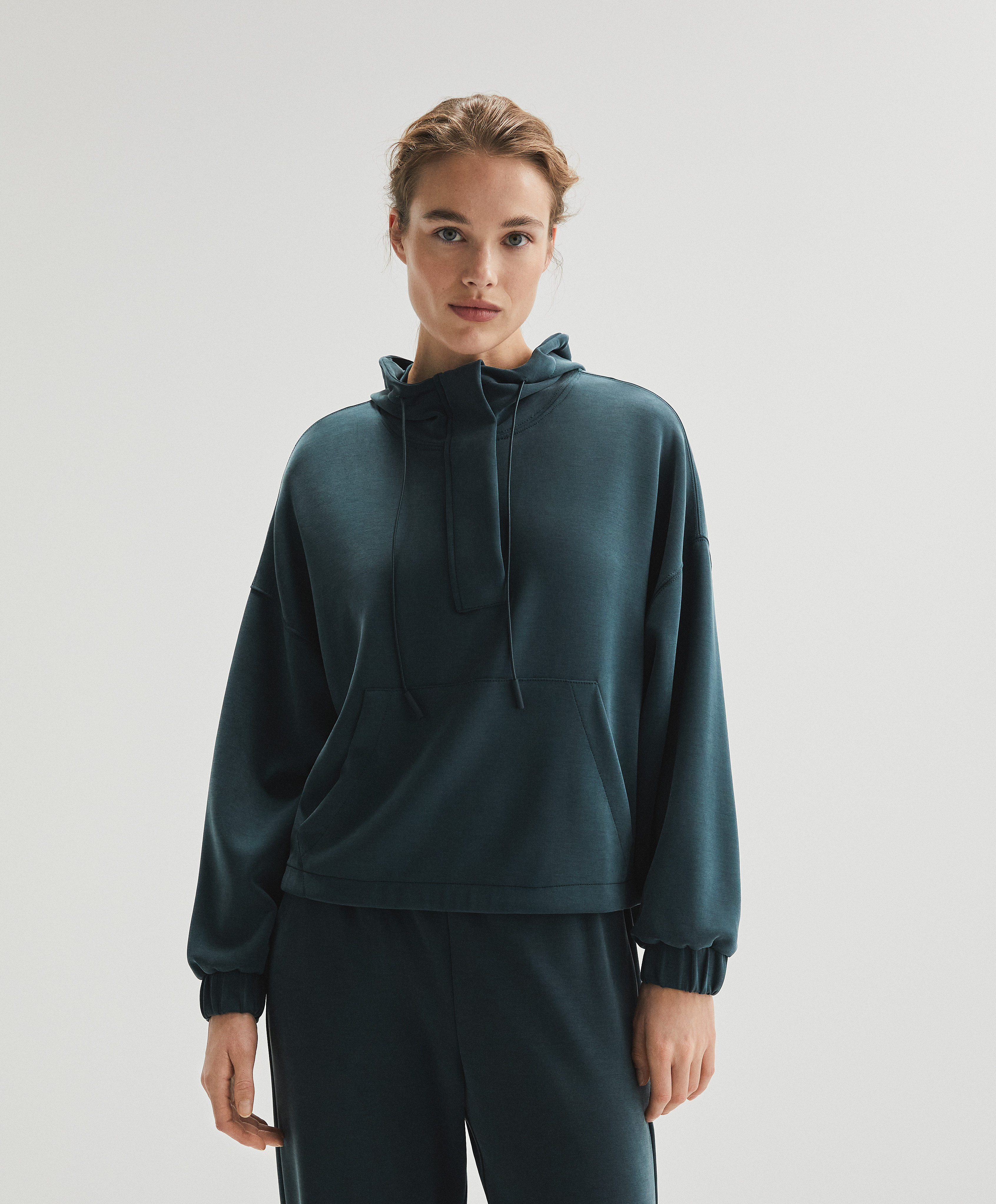 Sudaderas deportivas para mujer | Deporte | OYSHO España