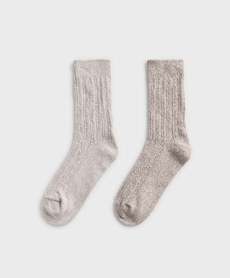 2 pairs of medium thick textured socks