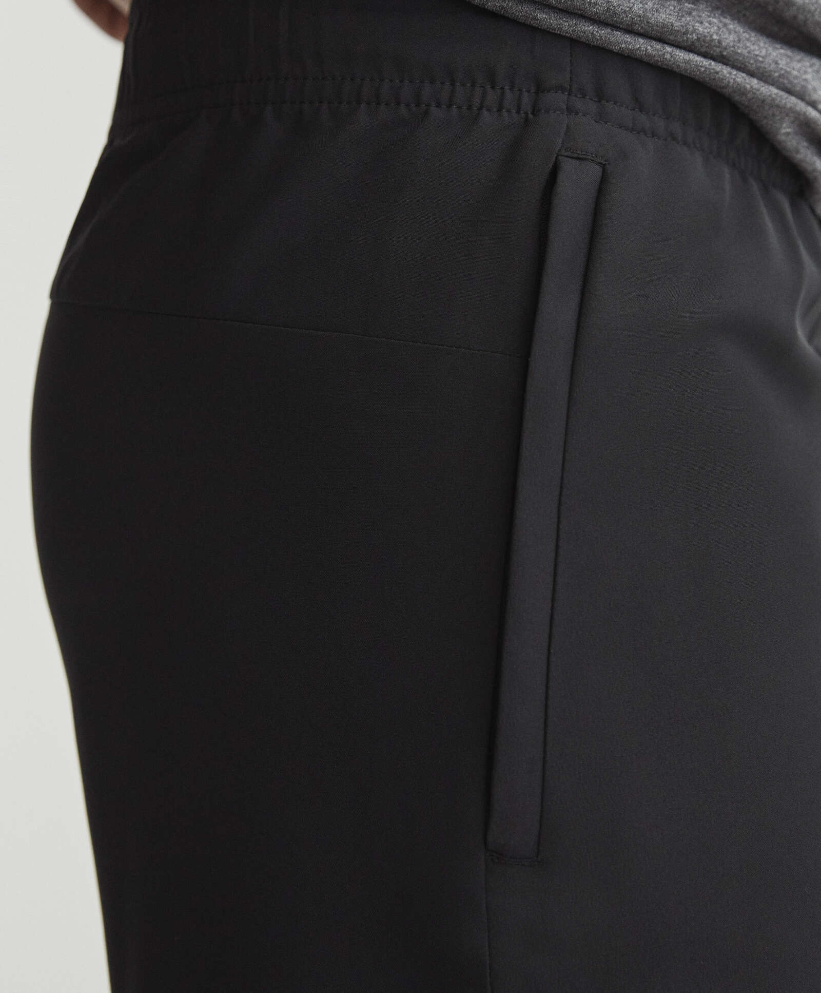 Oysho - 25 cm training shorts