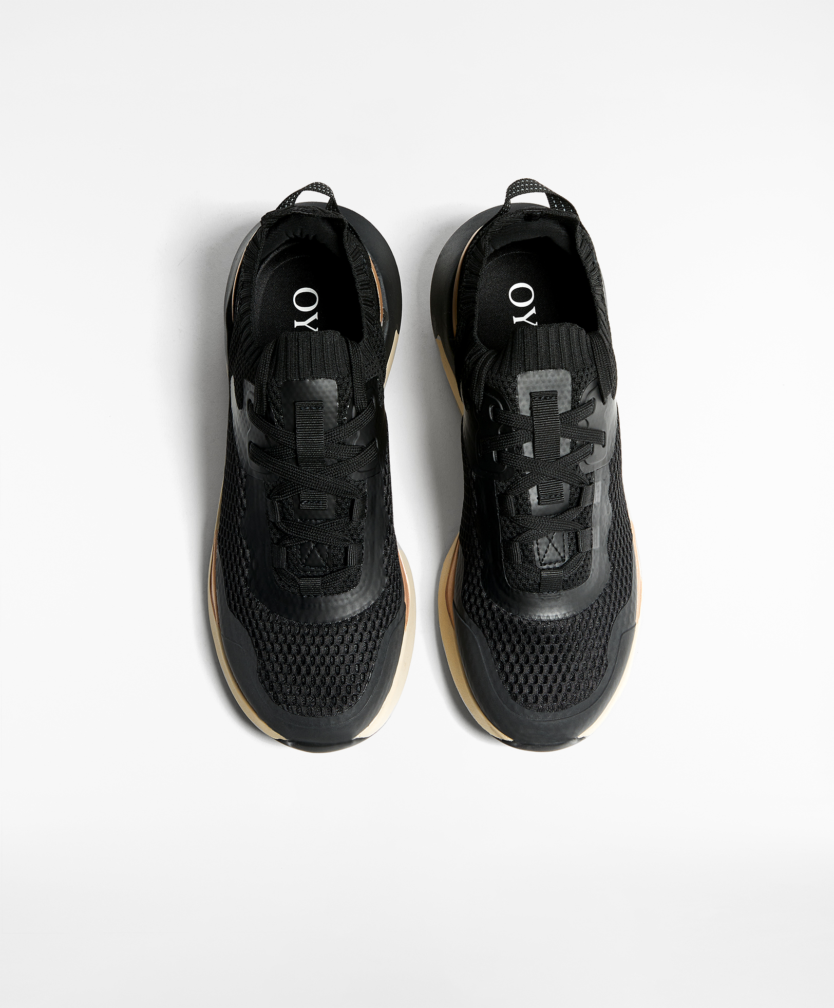 U RUN STB trainers