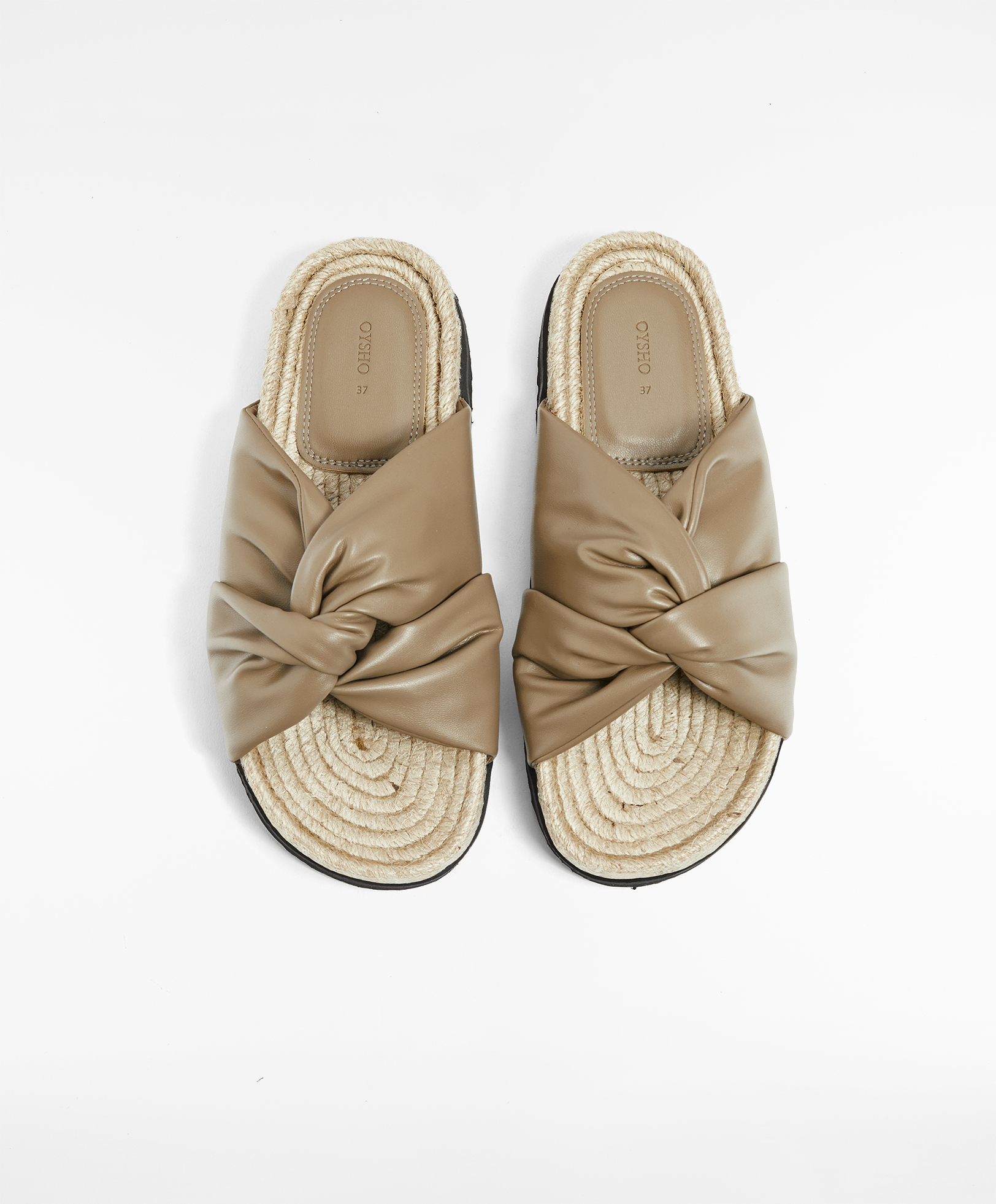 Crossover sandals