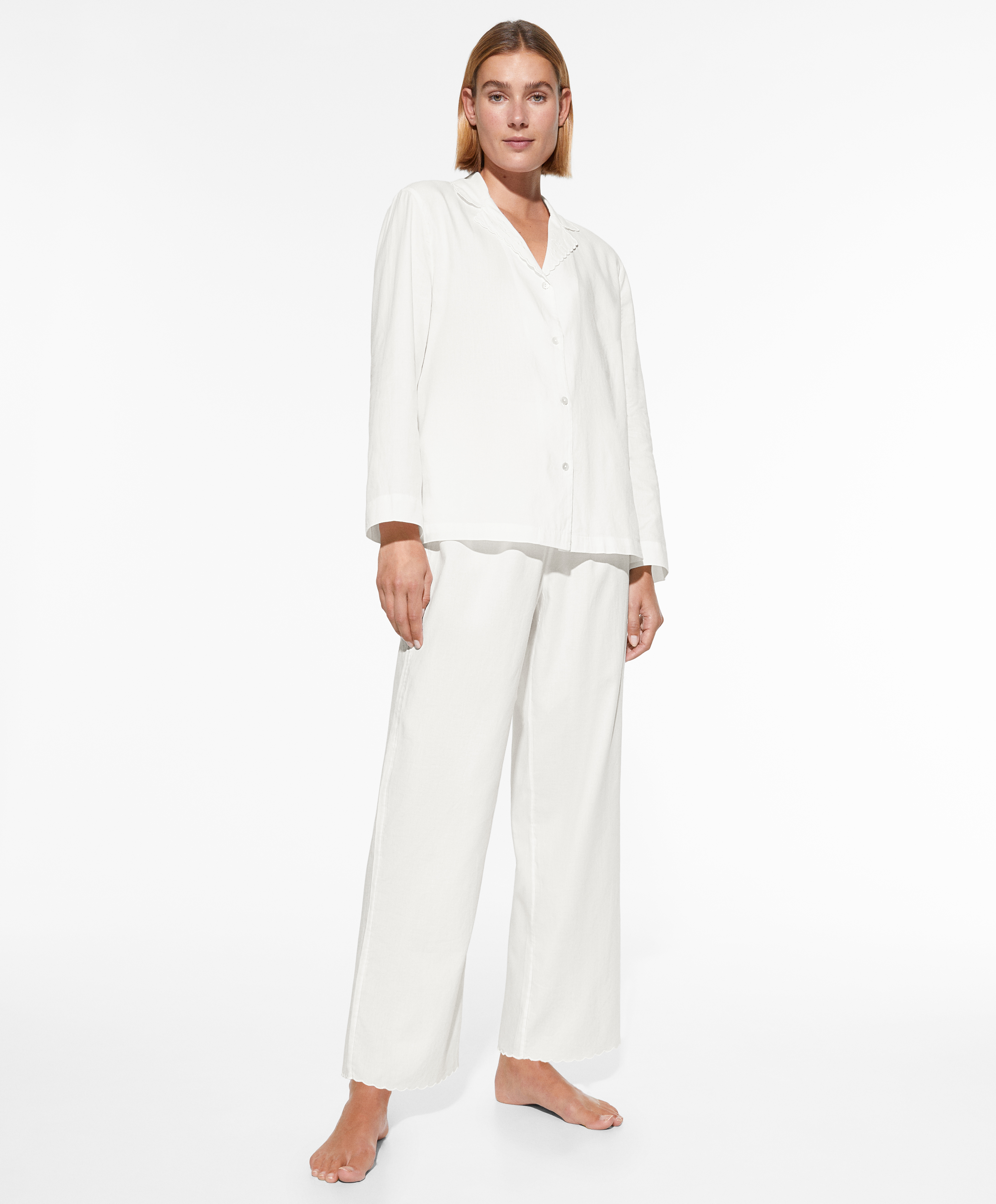 Lange witte pyjamaset van 100% katoen