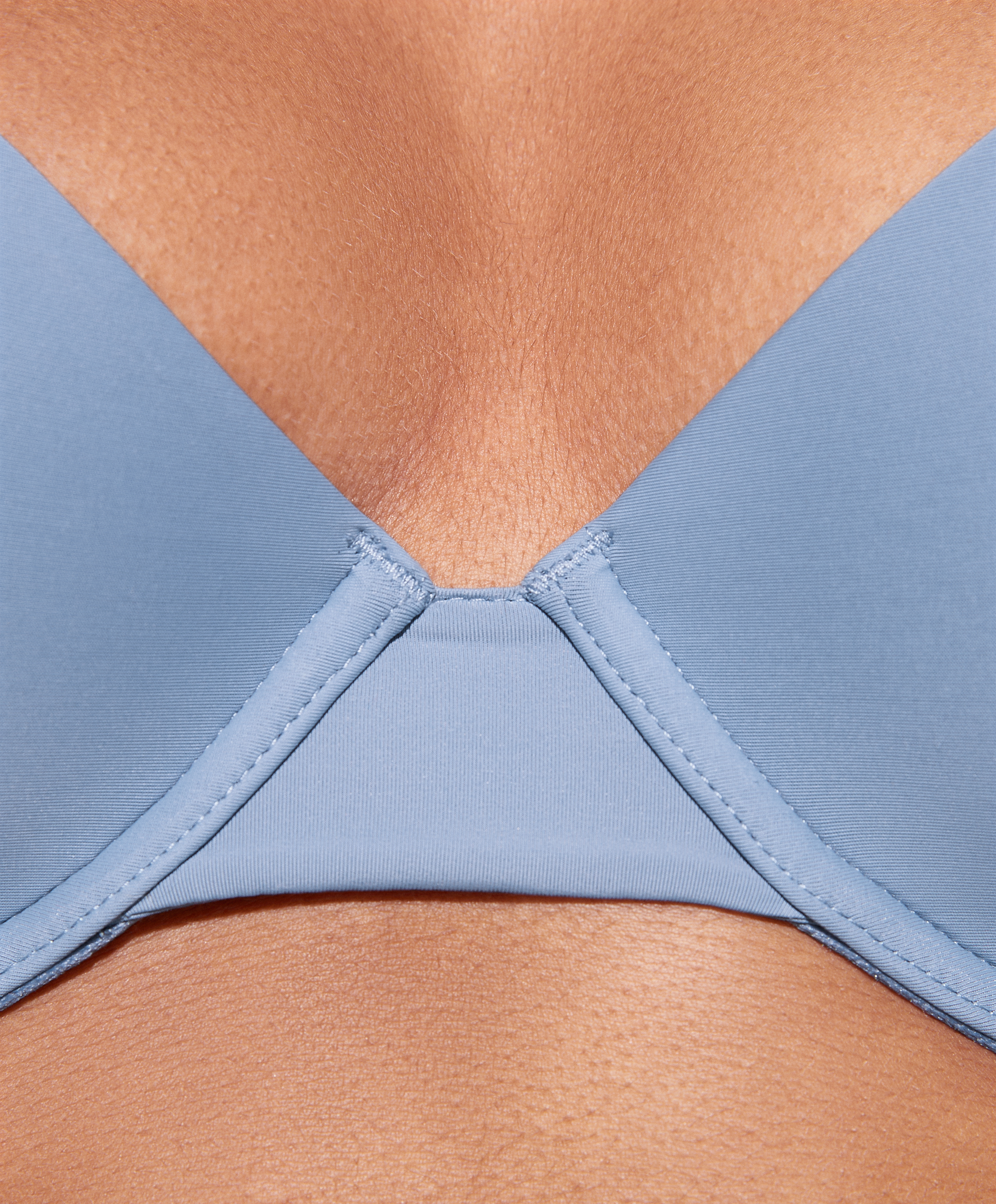Underwired polyamide blend classic bra