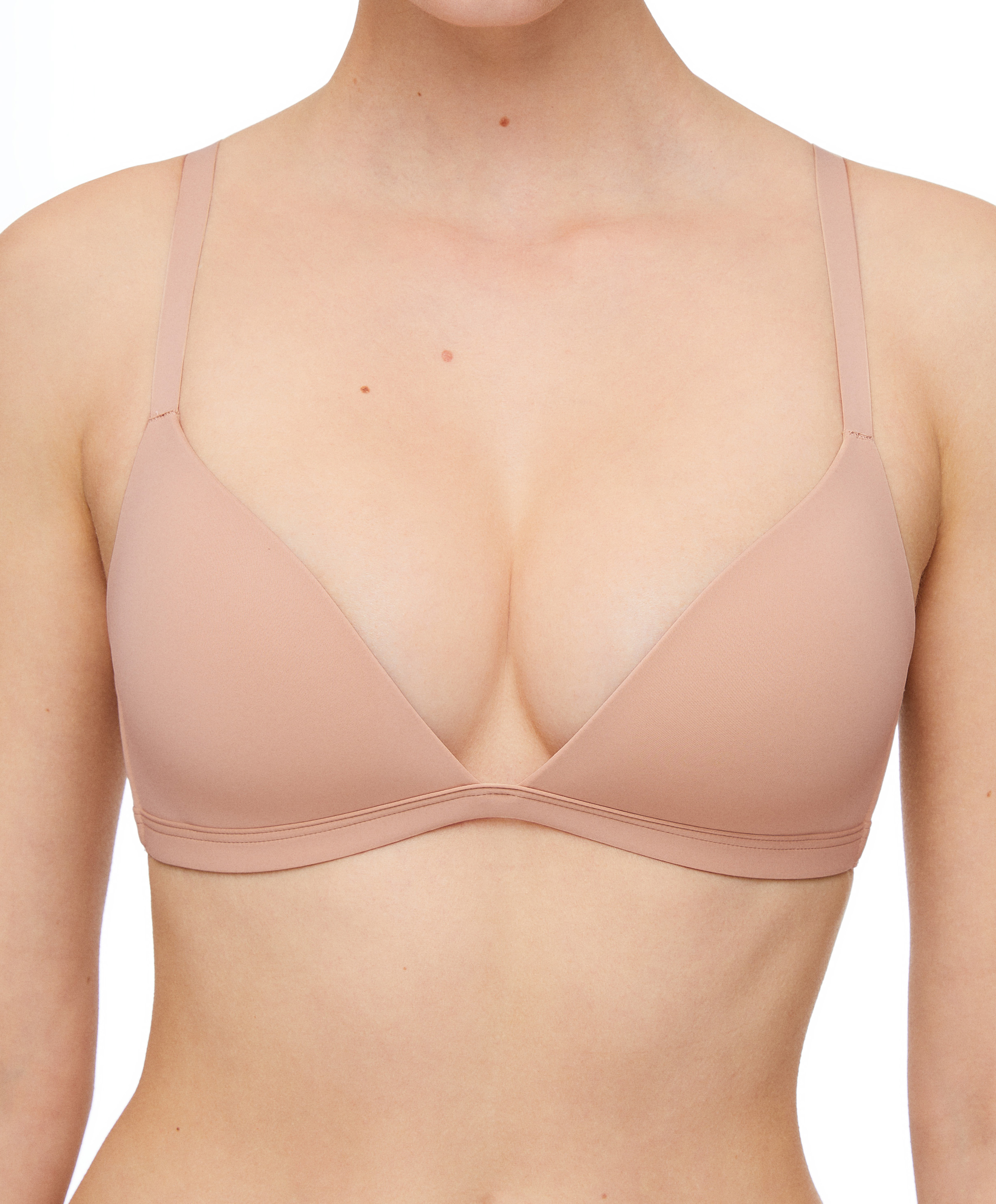 Polyamide blend low-cut triangle bra