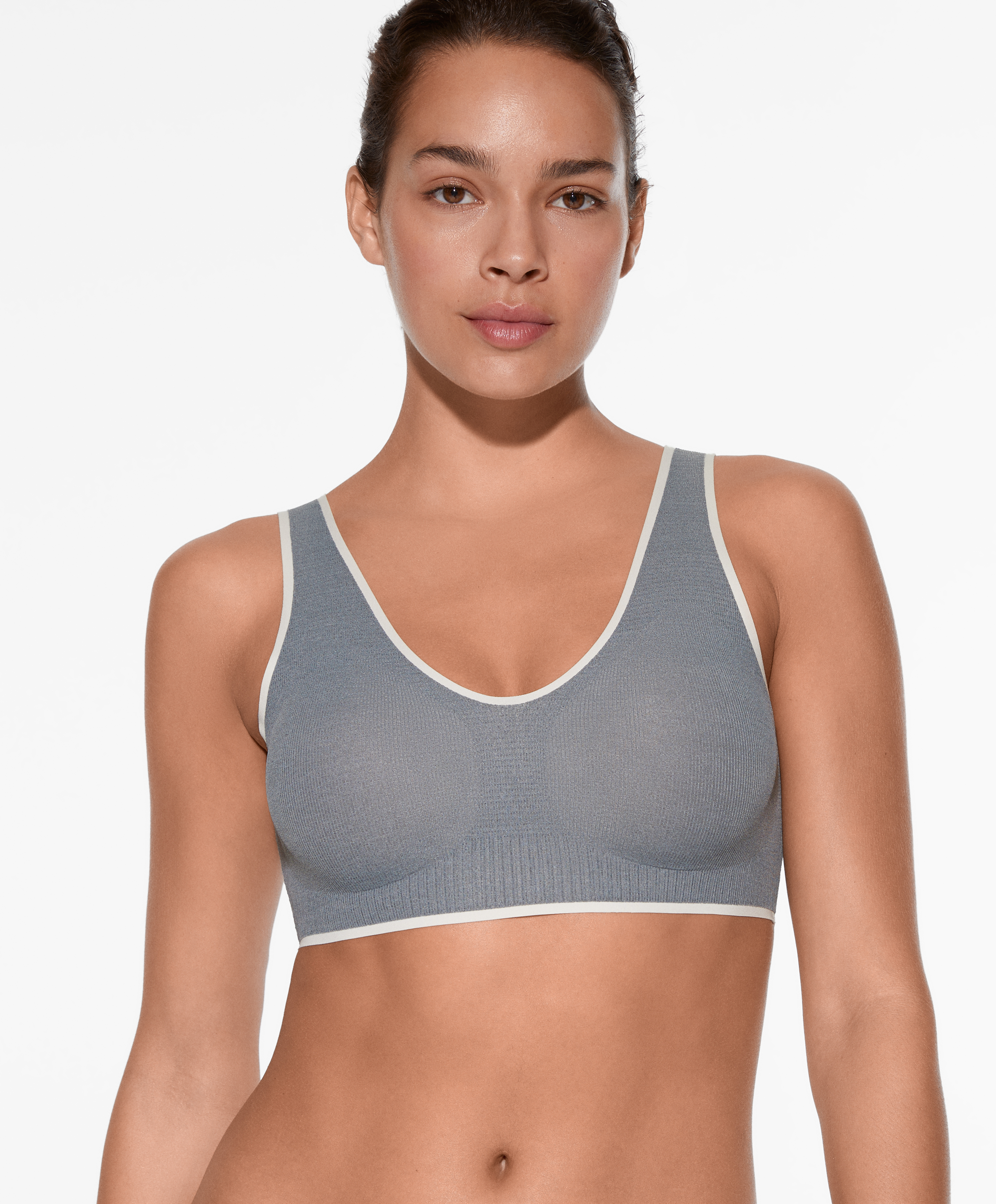 Sujetador top invisible rib OYSHO