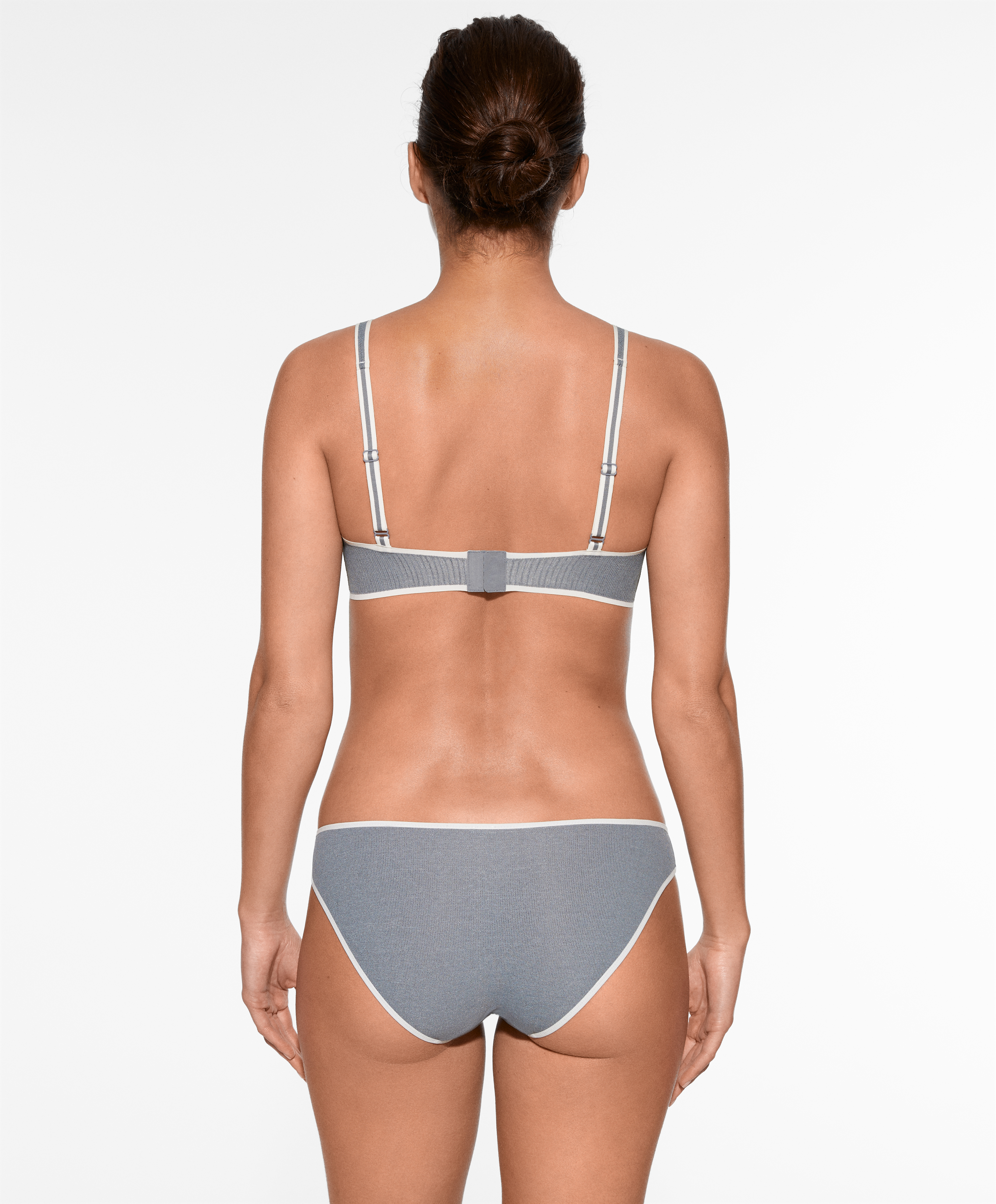 Sujetador halter invisible rib OYSHO Espa a