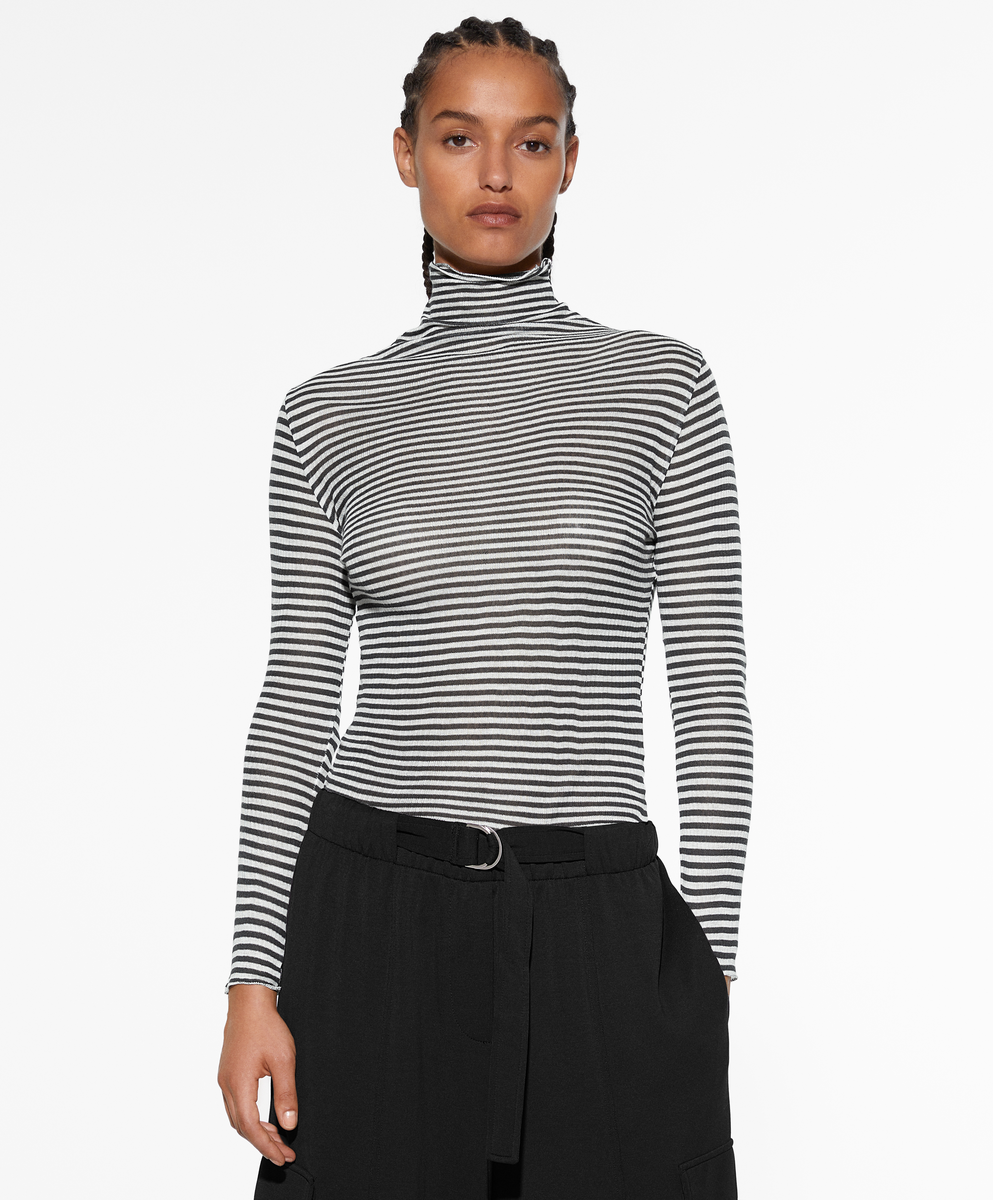 Extra-fine striped long-sleeved T-shirt with high neck | OYSHO Polska