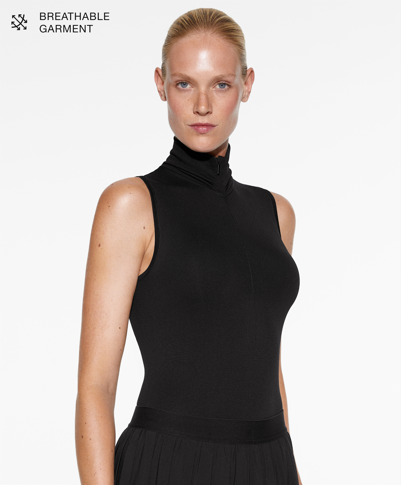 Seamless bodysuit with zip
