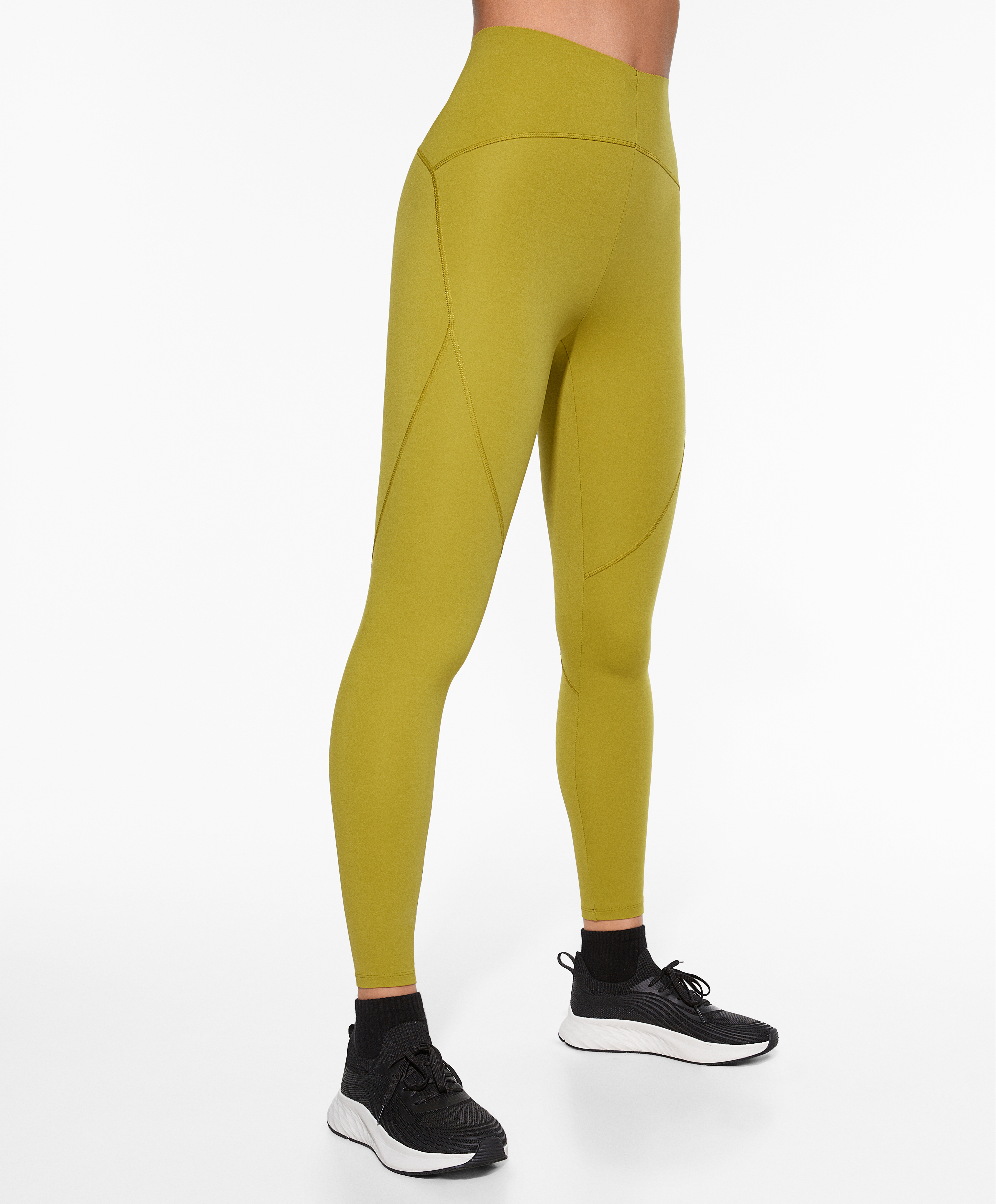 OYSHO - Compressive Collection. Keep training with our compressive  leggings: designed with a silicone waist for an enhanced smoothing effect.  Choose your lenght (with 8 different options) . . . #oysho #sport # compressive