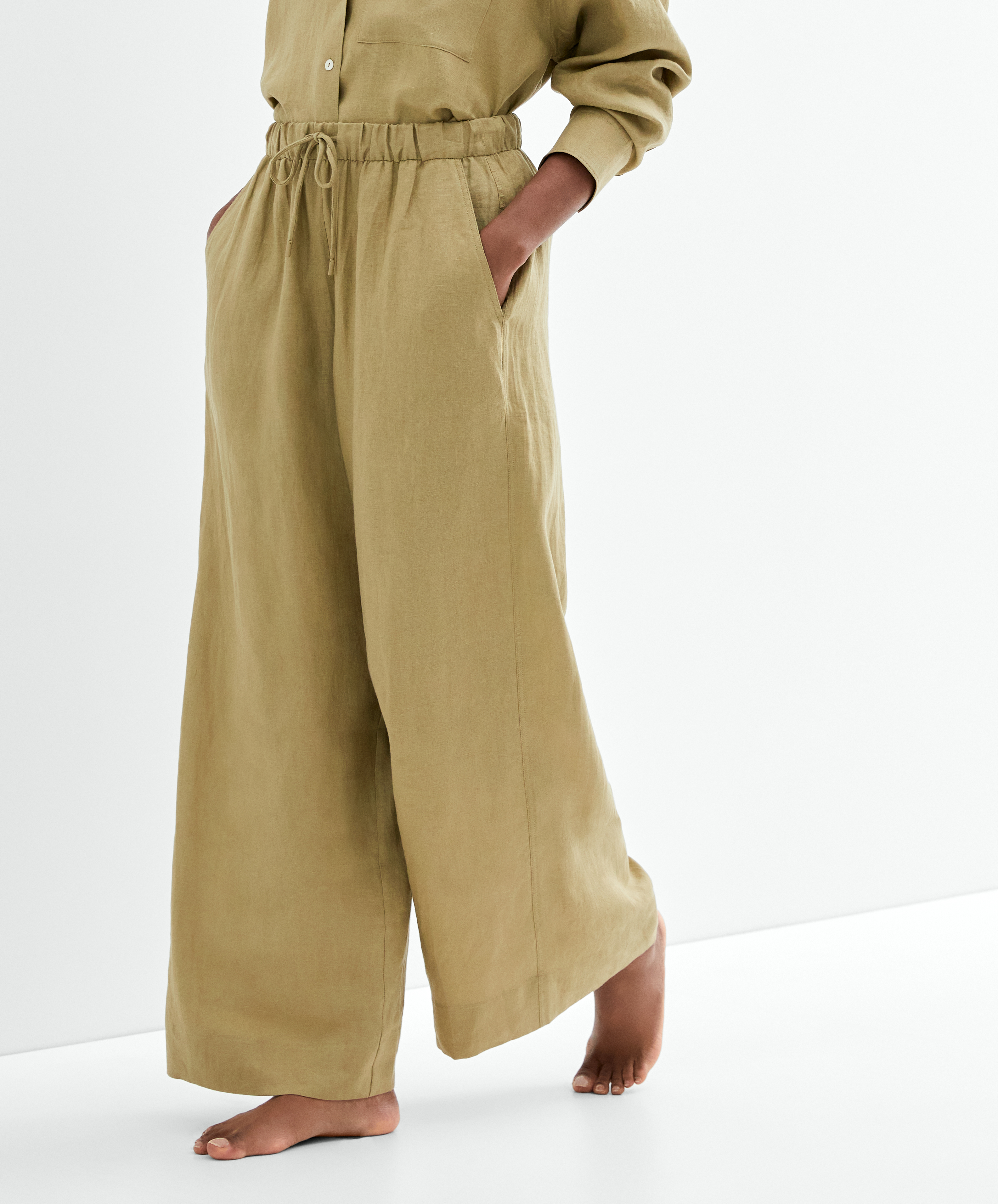 100% linen wide straight-leg trousers