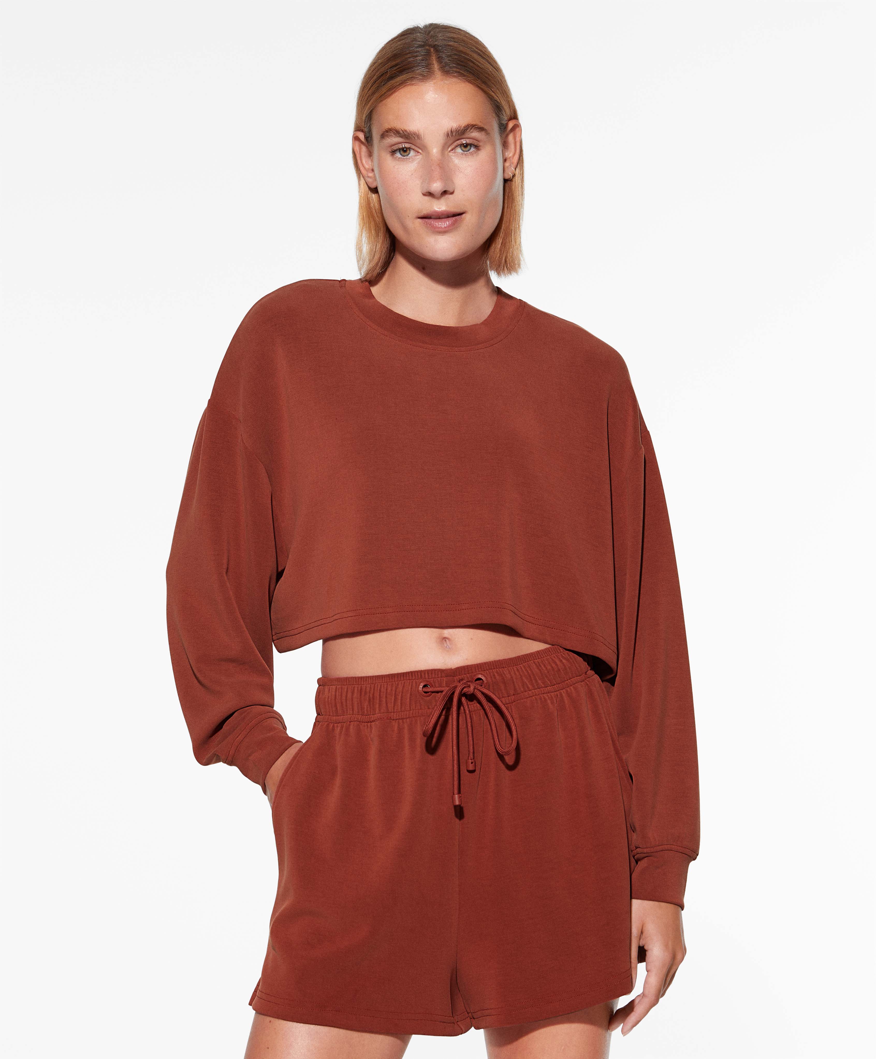 Red sweatshirt deals crop top