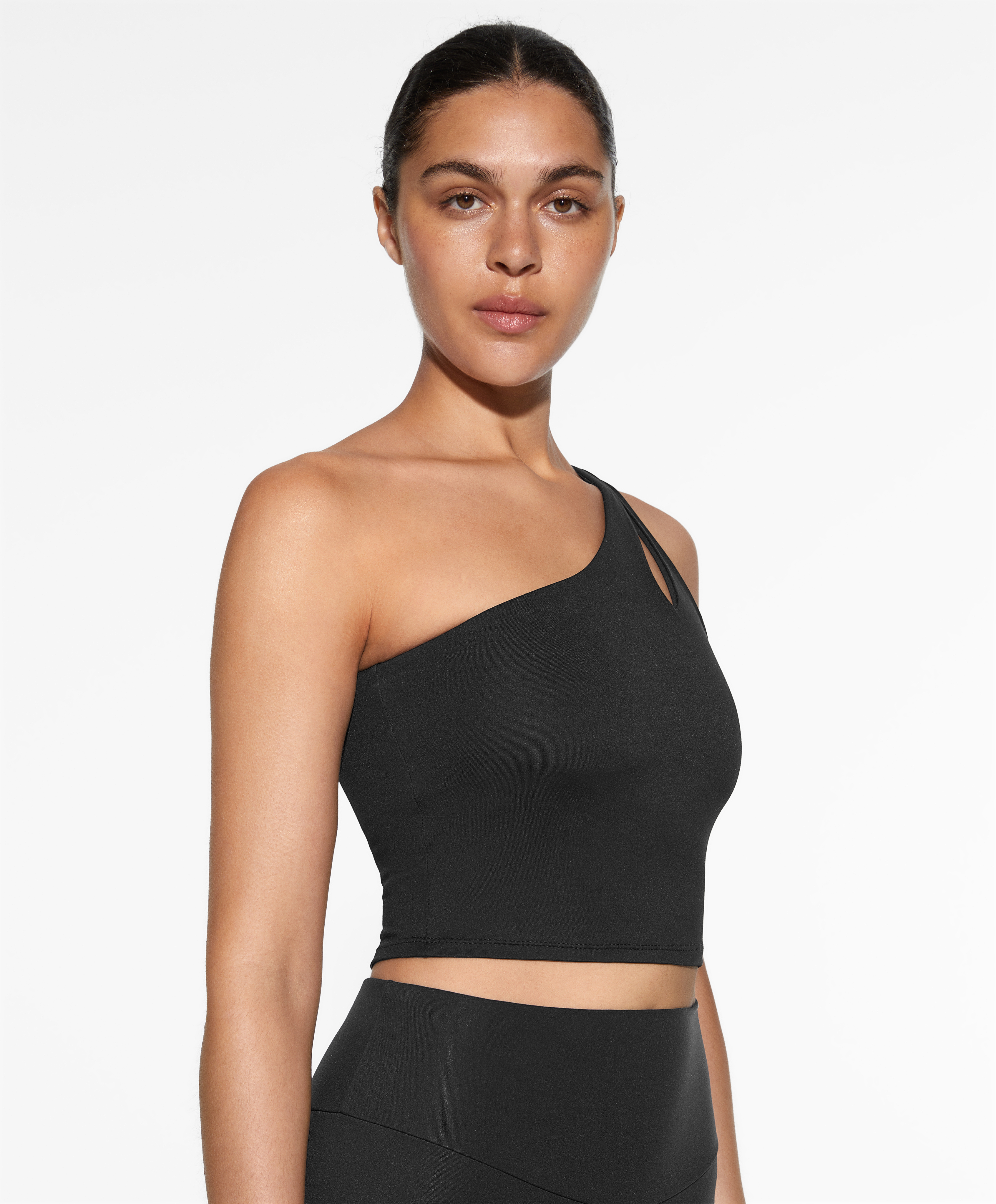Comfortlux asymmetric top with cups