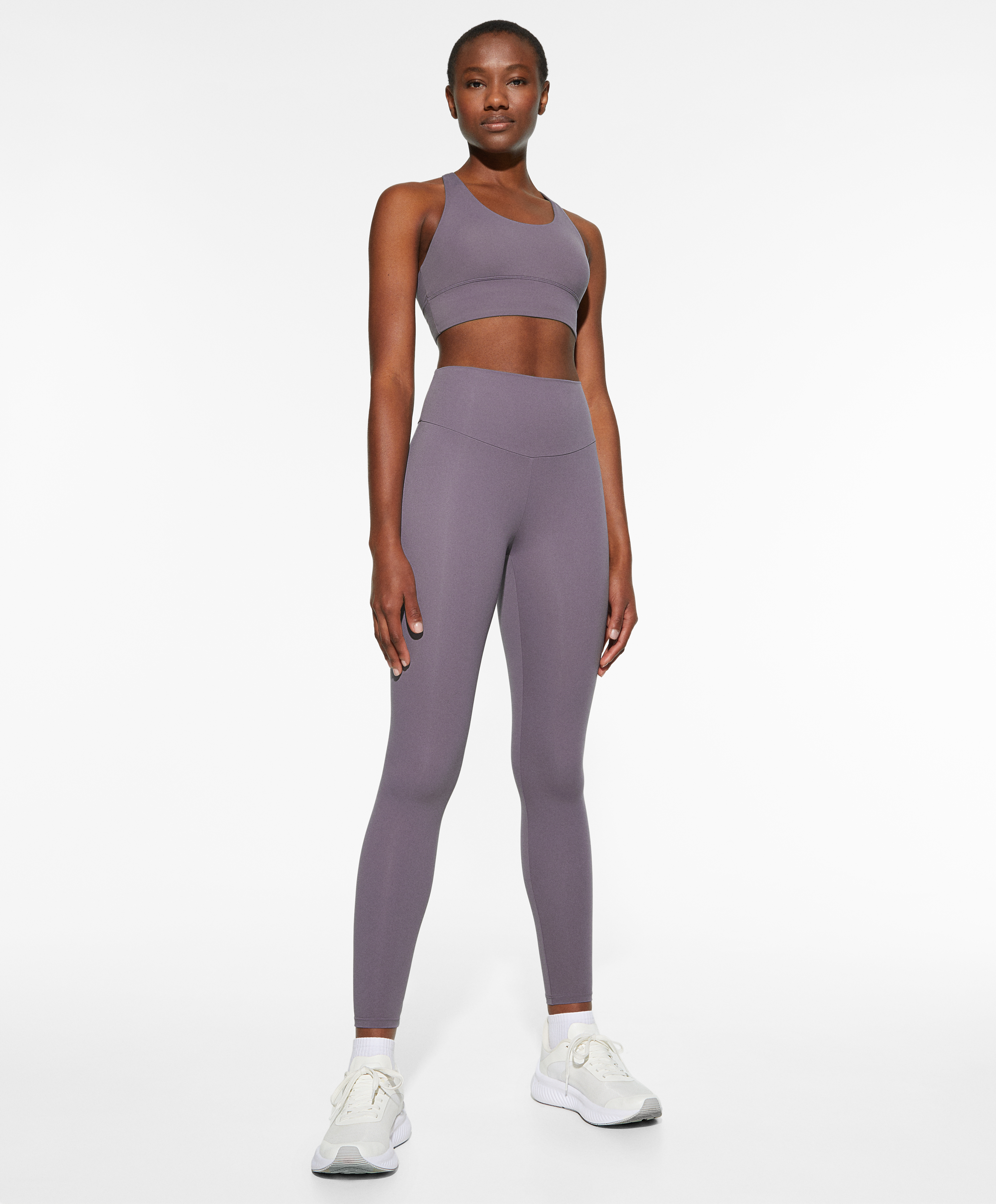 OYSHO COMFORTLUX BACK WITH CUPS - Medium support sports bra