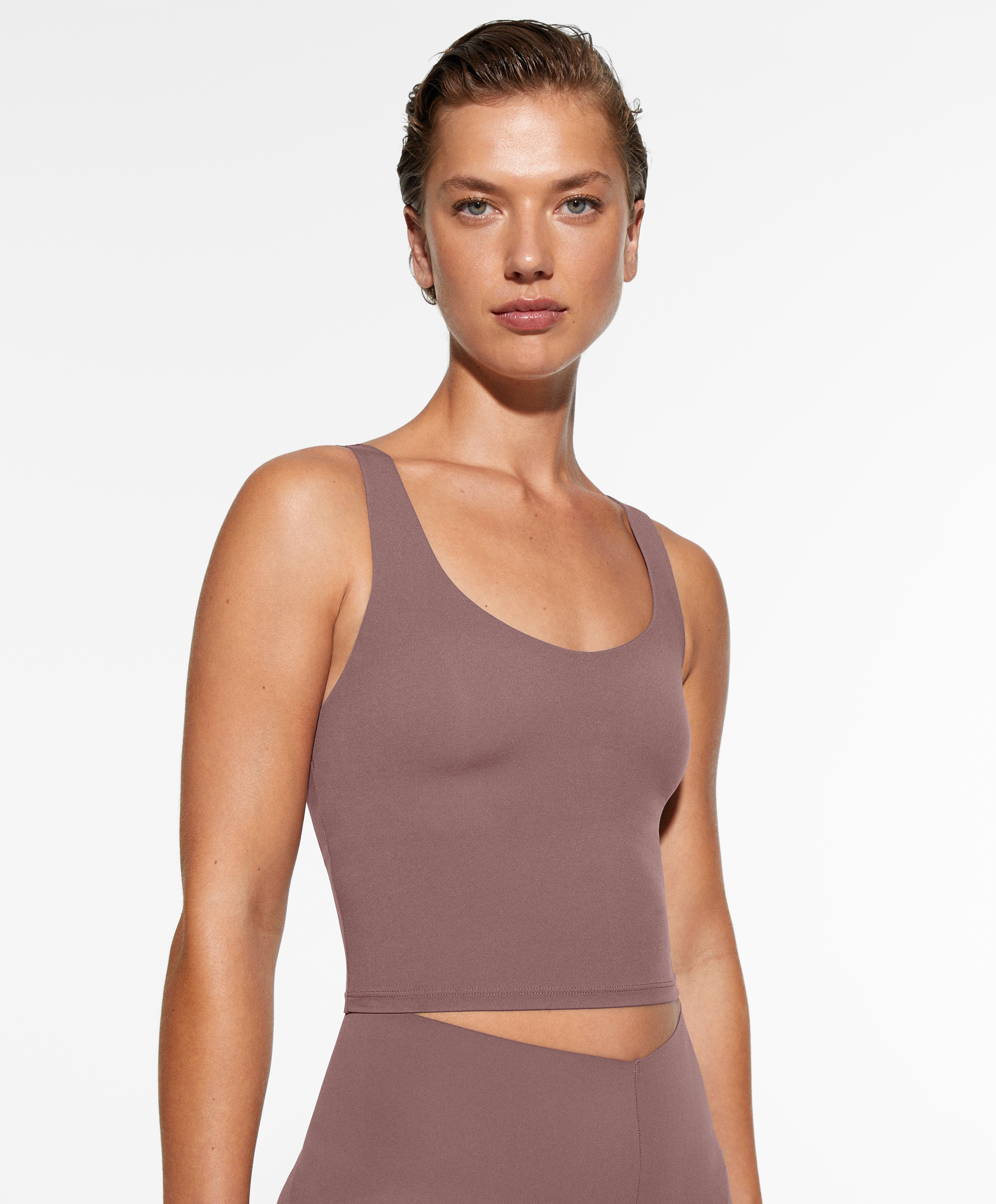 Oysho Light touch tank top with cups - 138921462-200