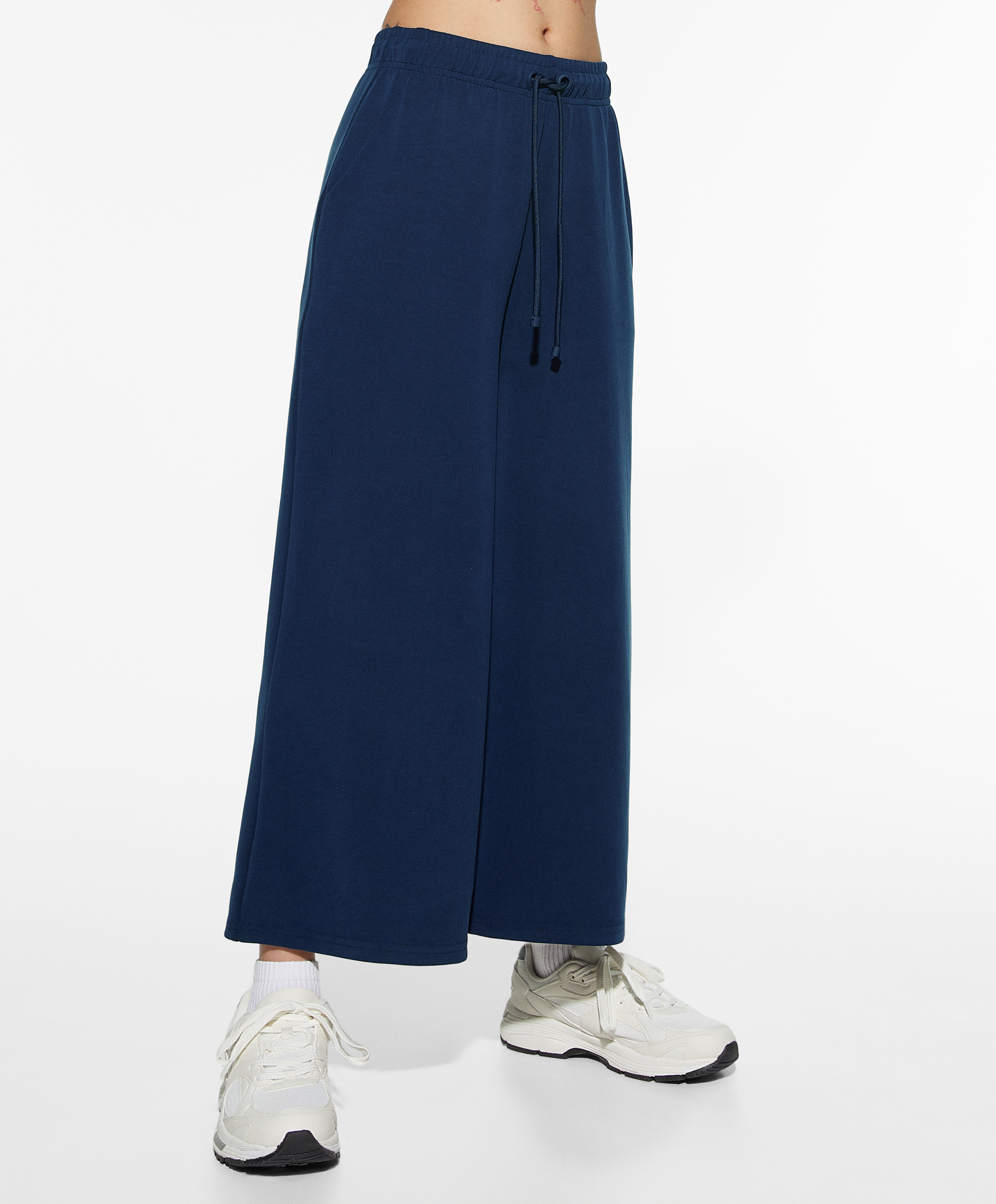 Cropped wide leg pants with outlet sneakers