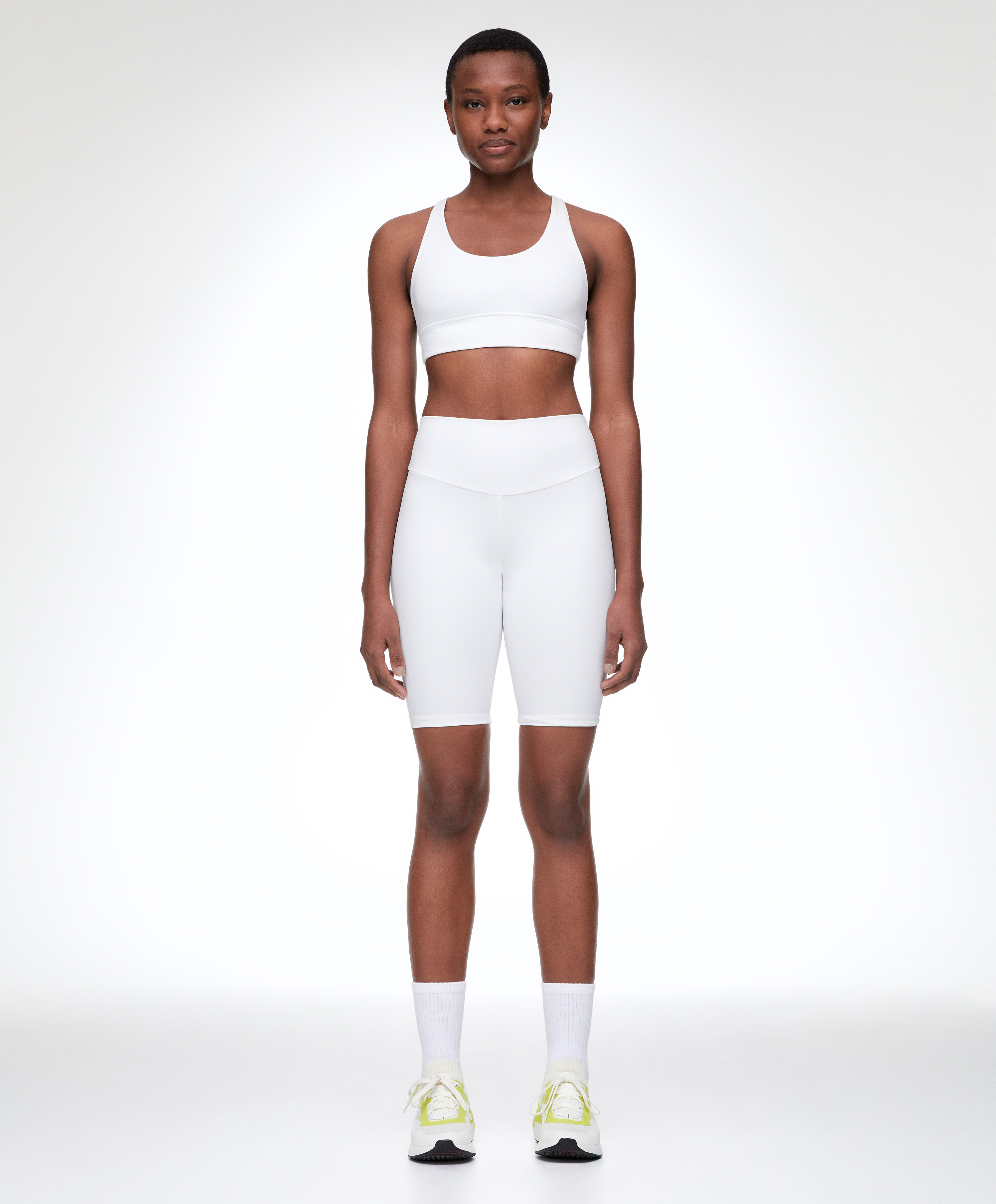 White comfortlux cycling total look