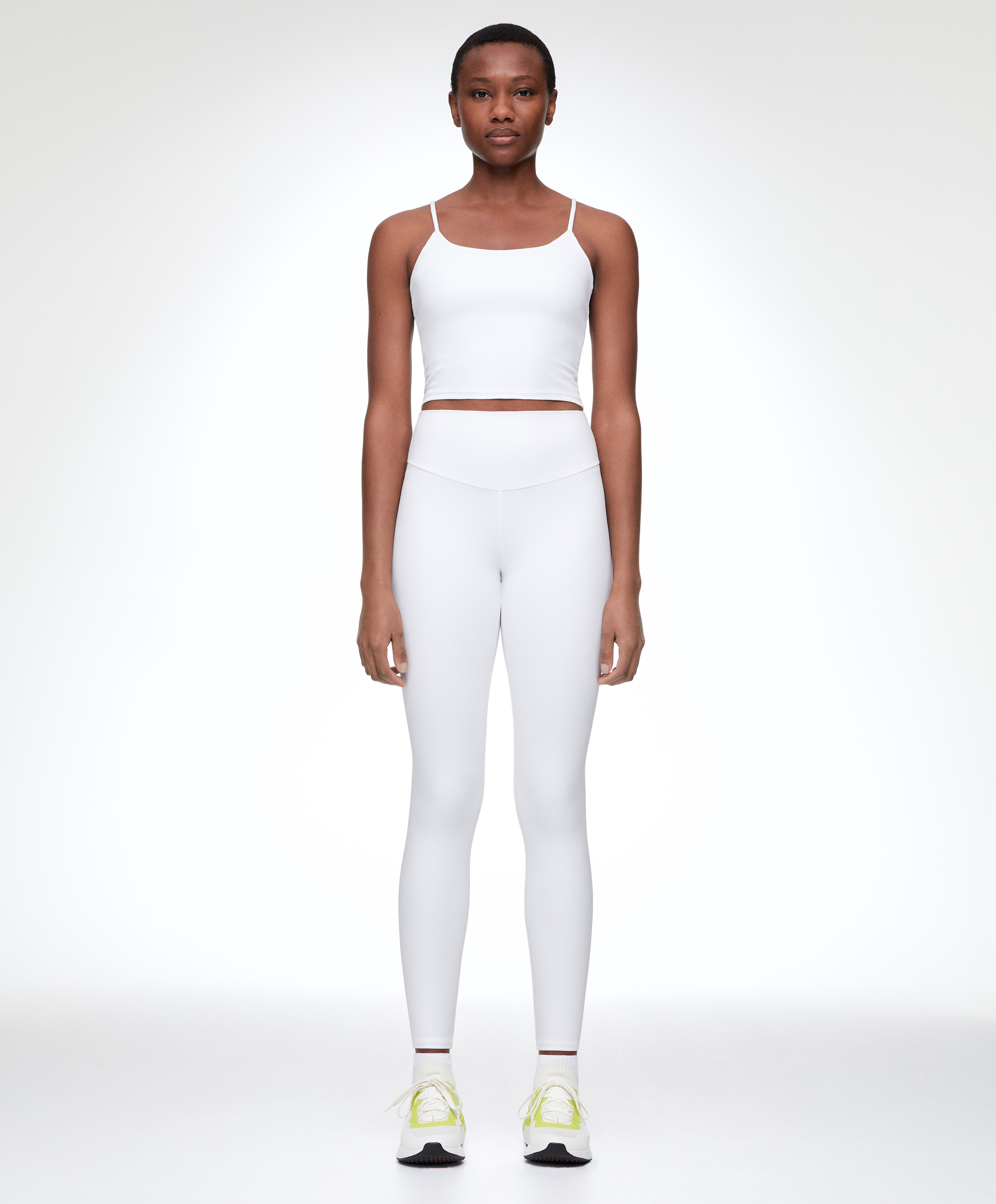 White comfortlux high-rise total look