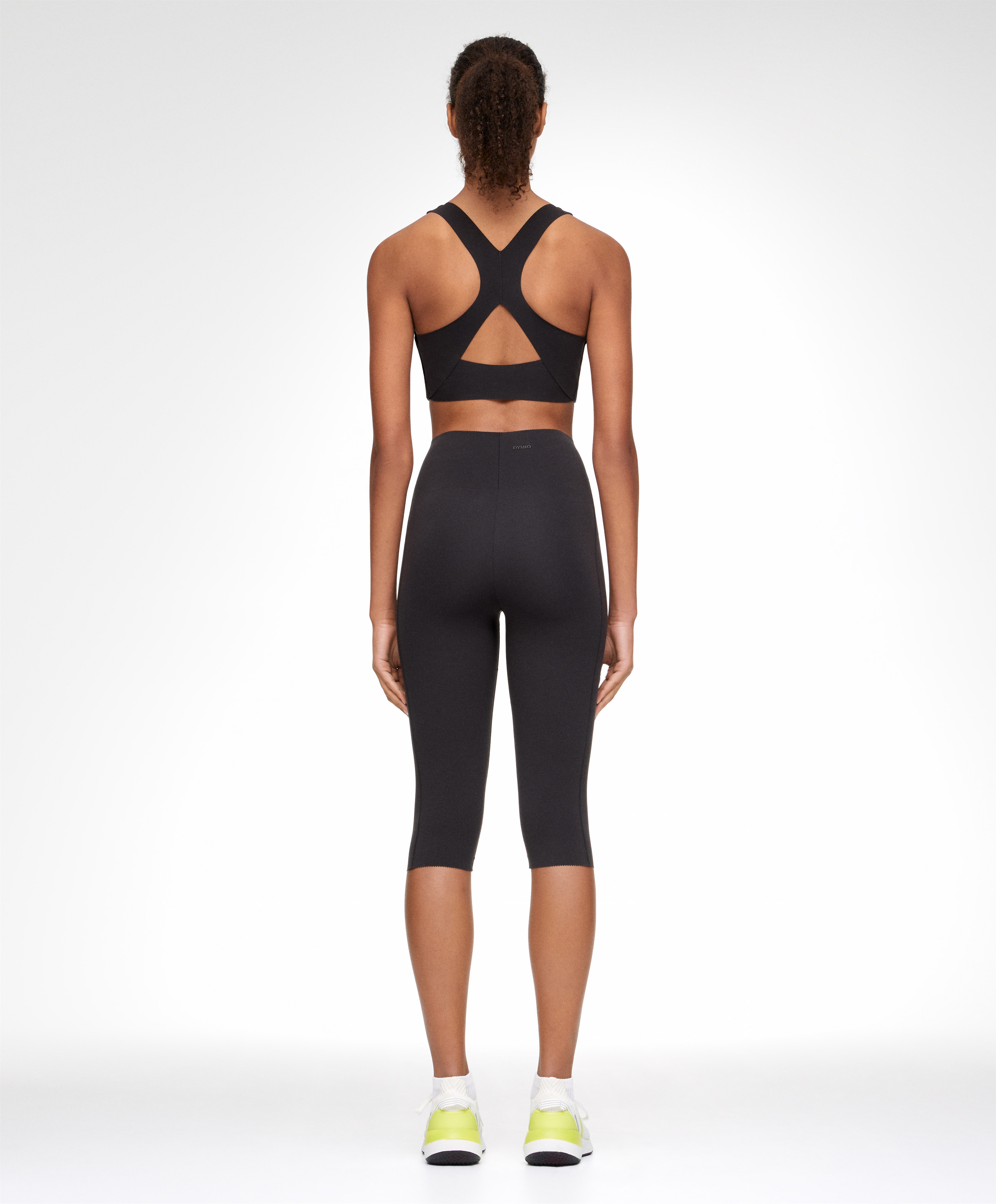 Black compressive core control capri total look OYSHO Mont n gro