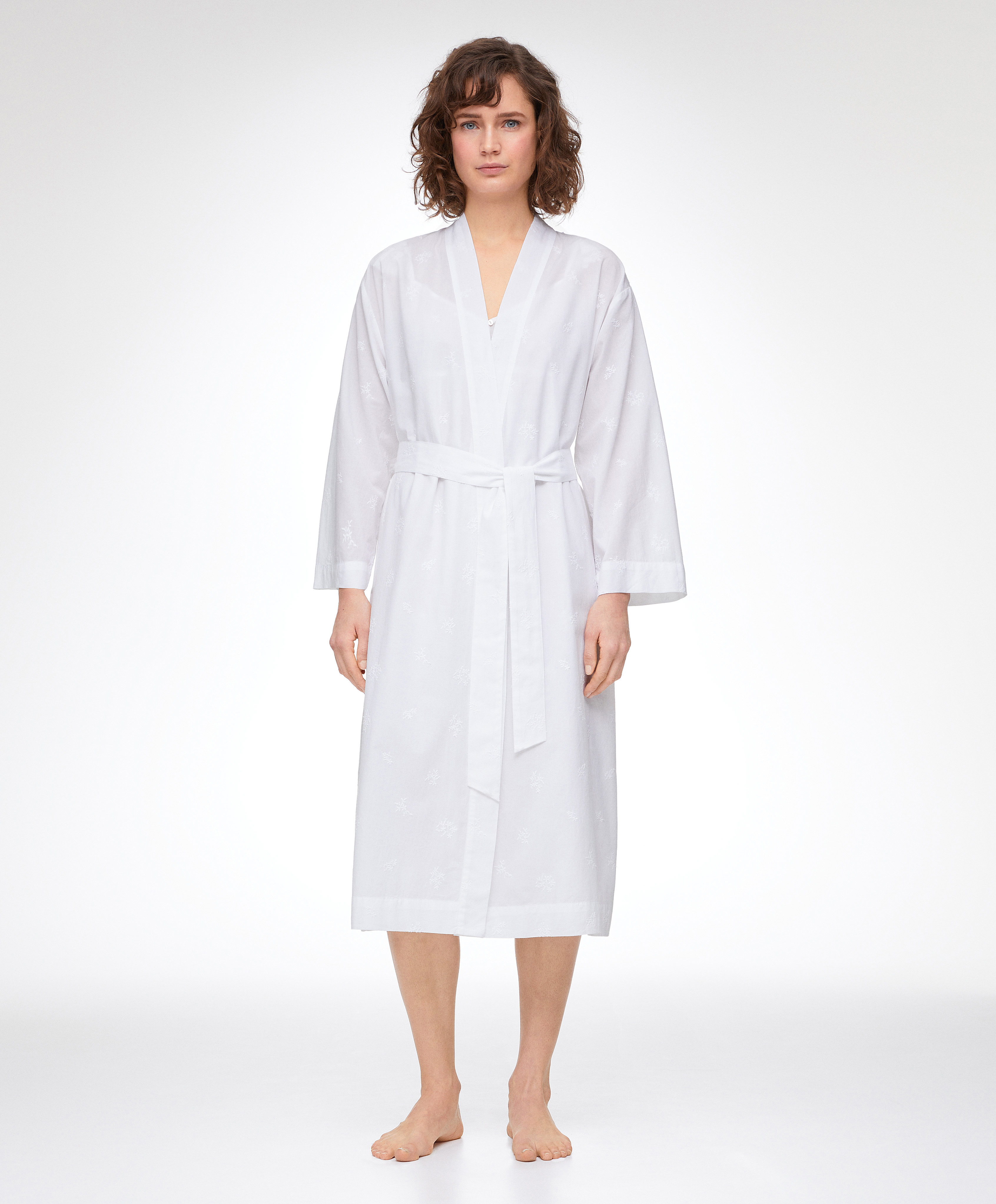Embroidered 100% cotton dressing gown