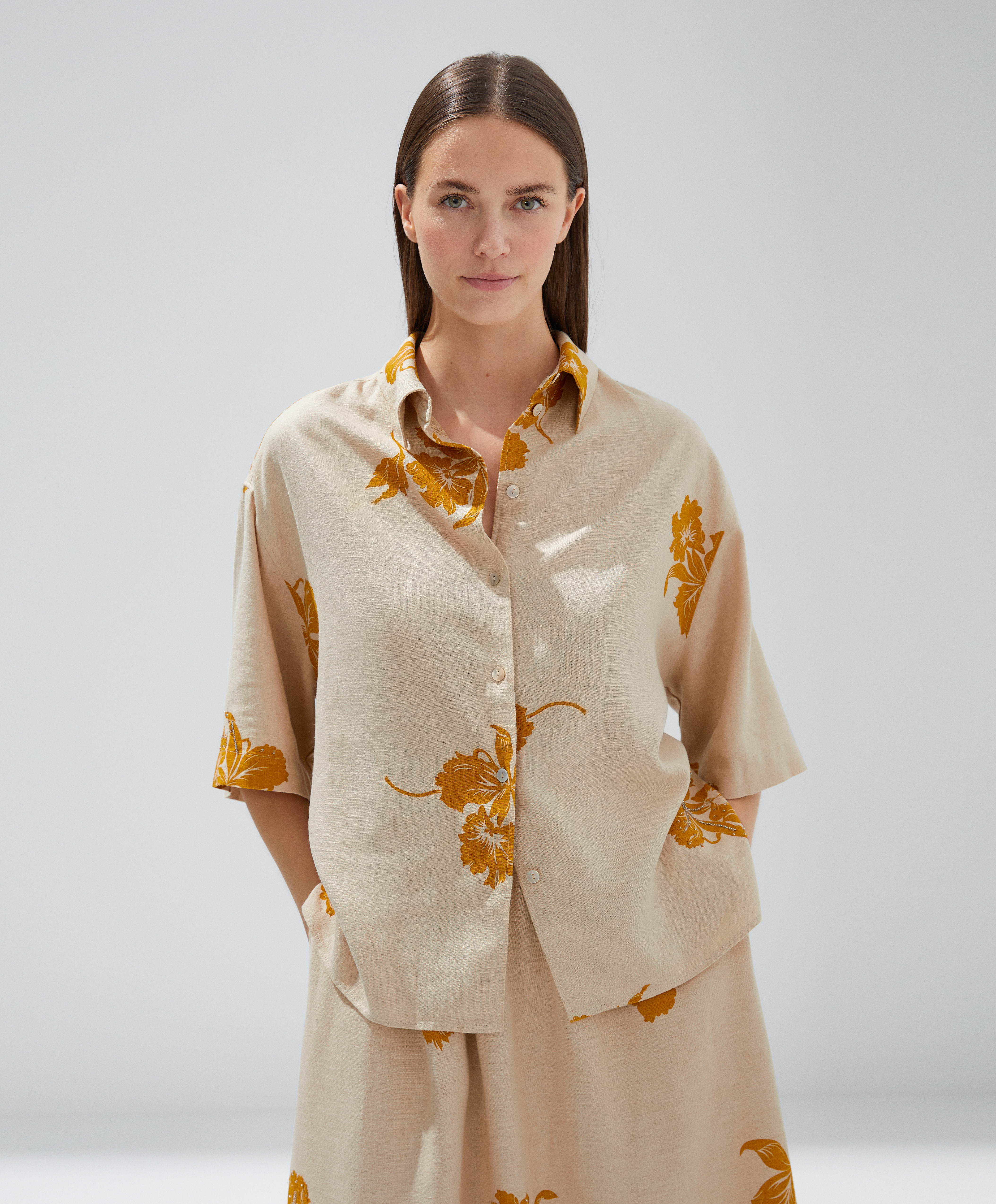 Bead embroidery short-sleeved linen shirt