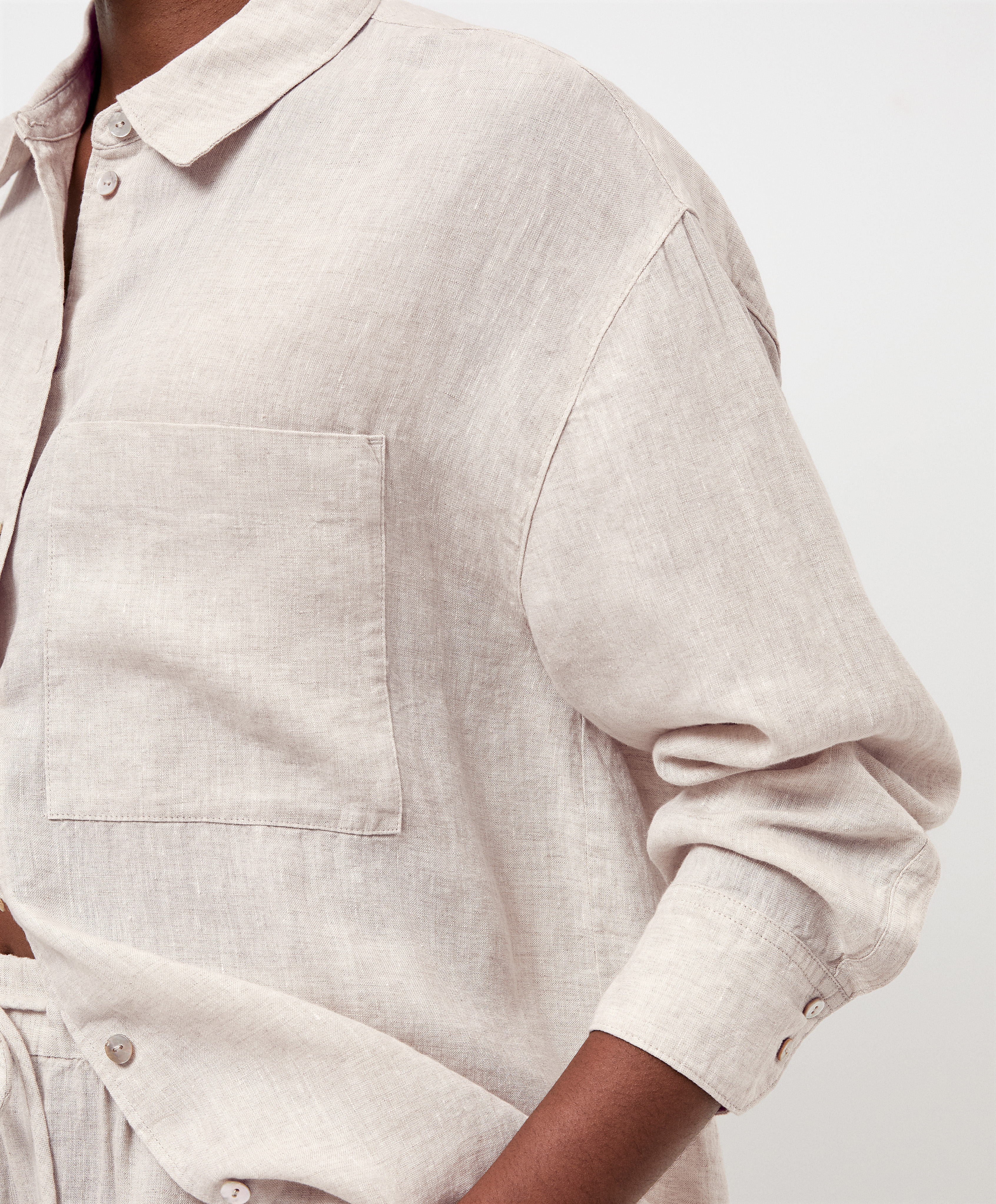 100% linen long-sleeved shirt