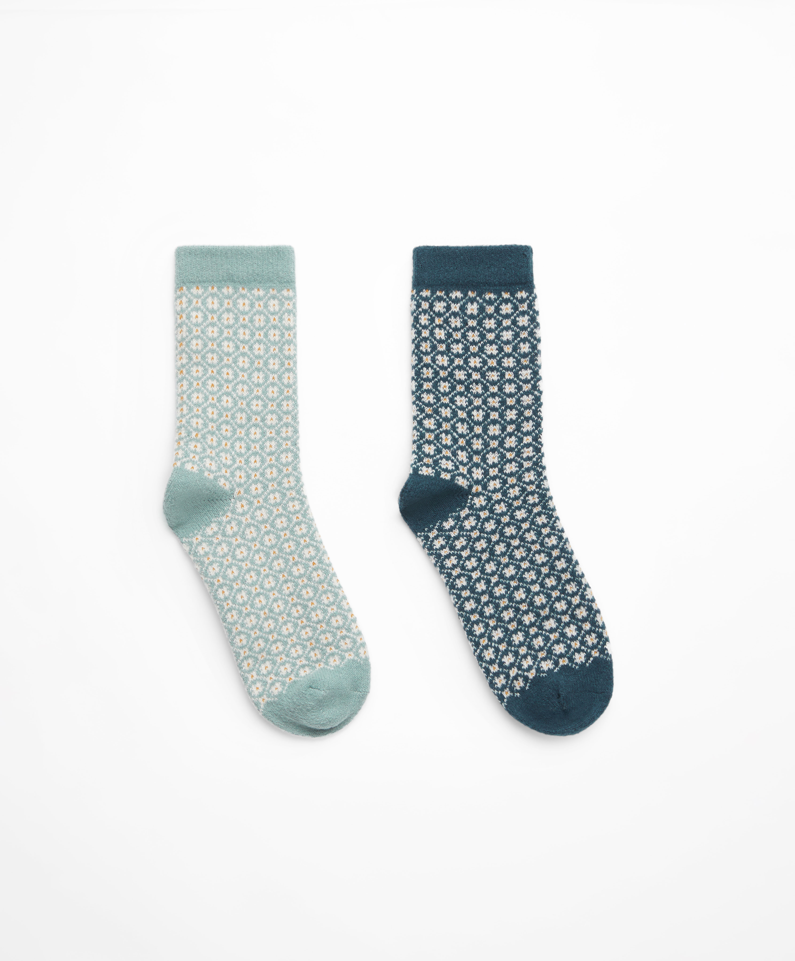 2 pairs of classic socks
