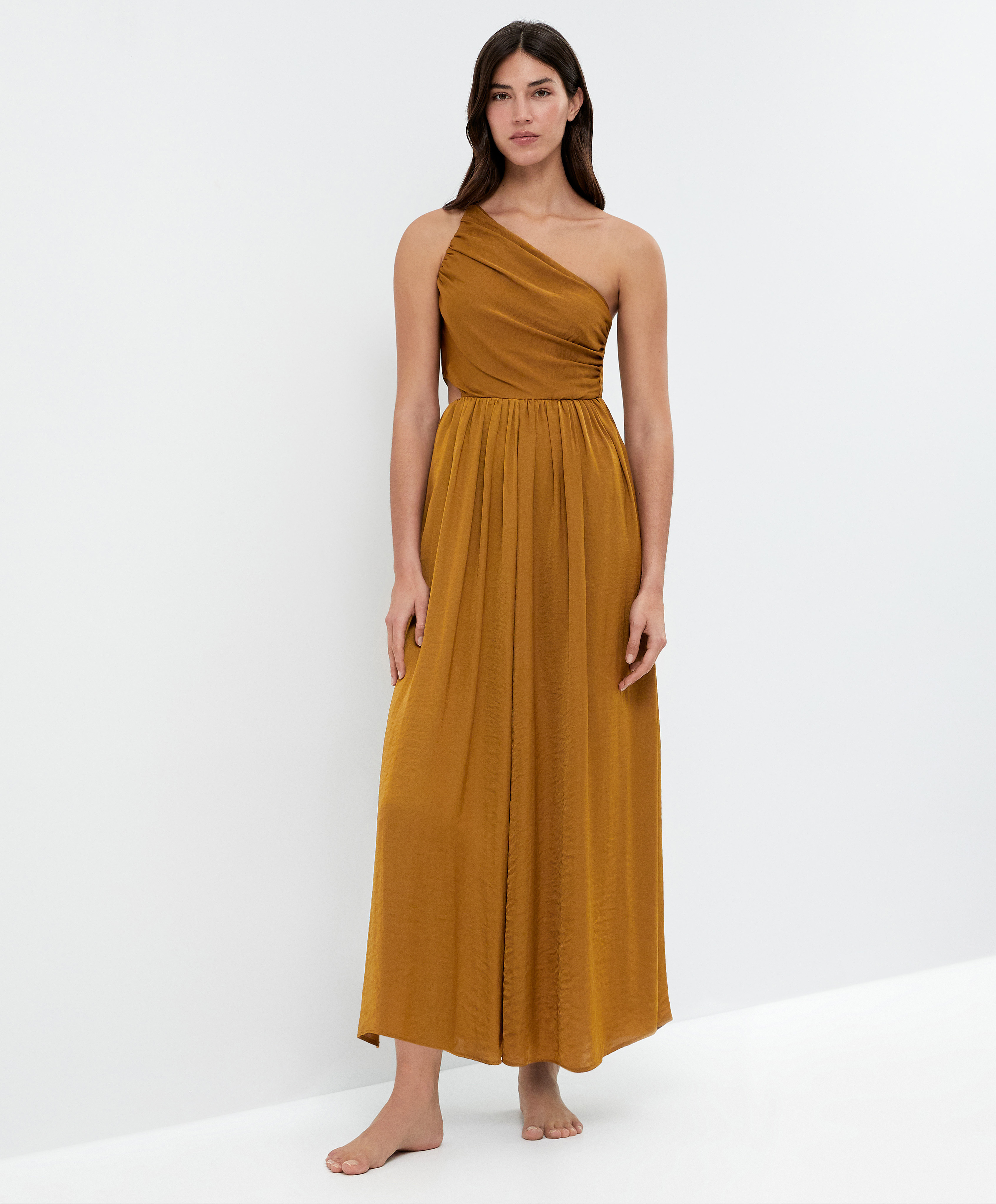 Long asymmetric dress with a satin finish