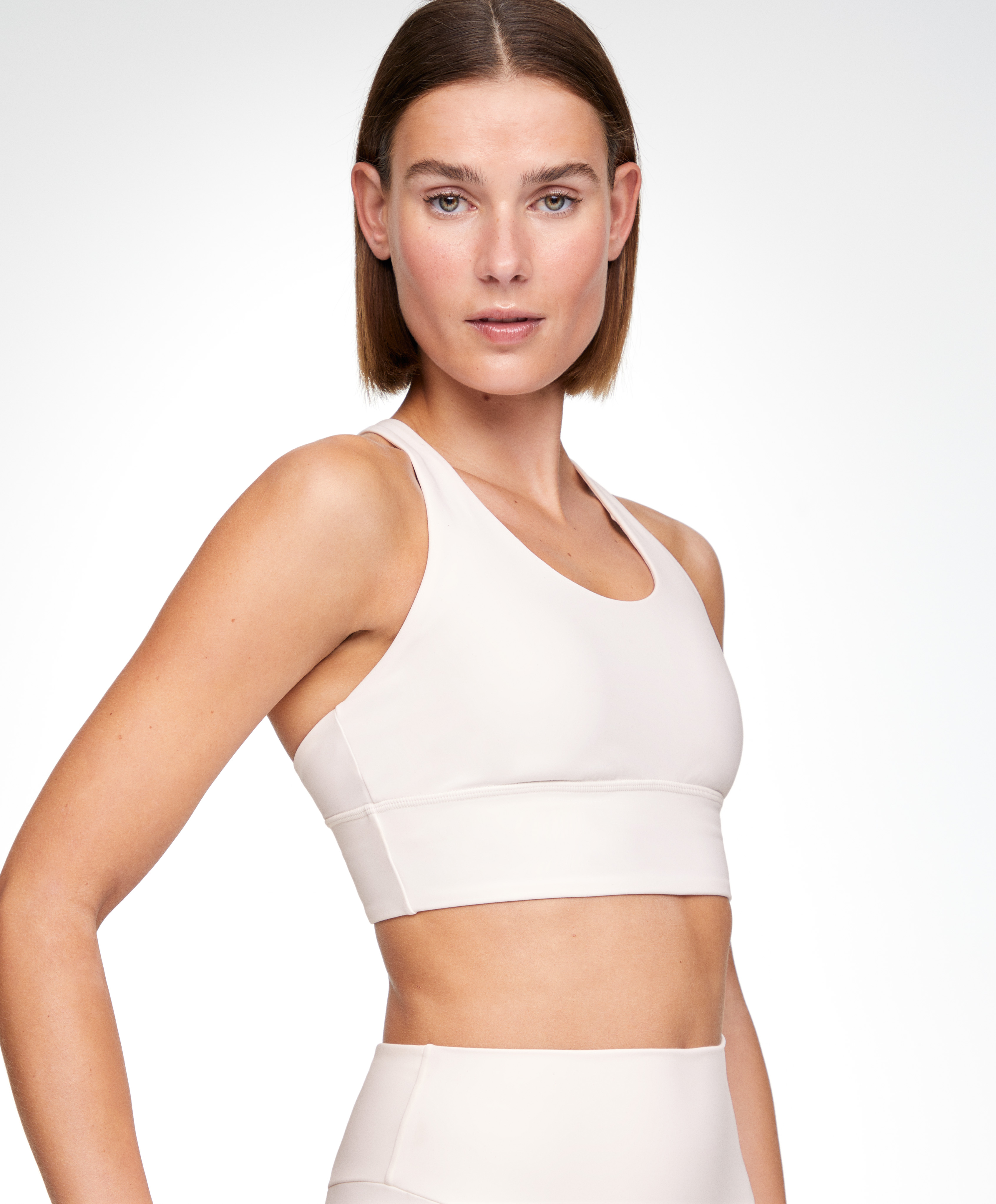Mediumsupport sports bra with cups OYSHO THAILAND