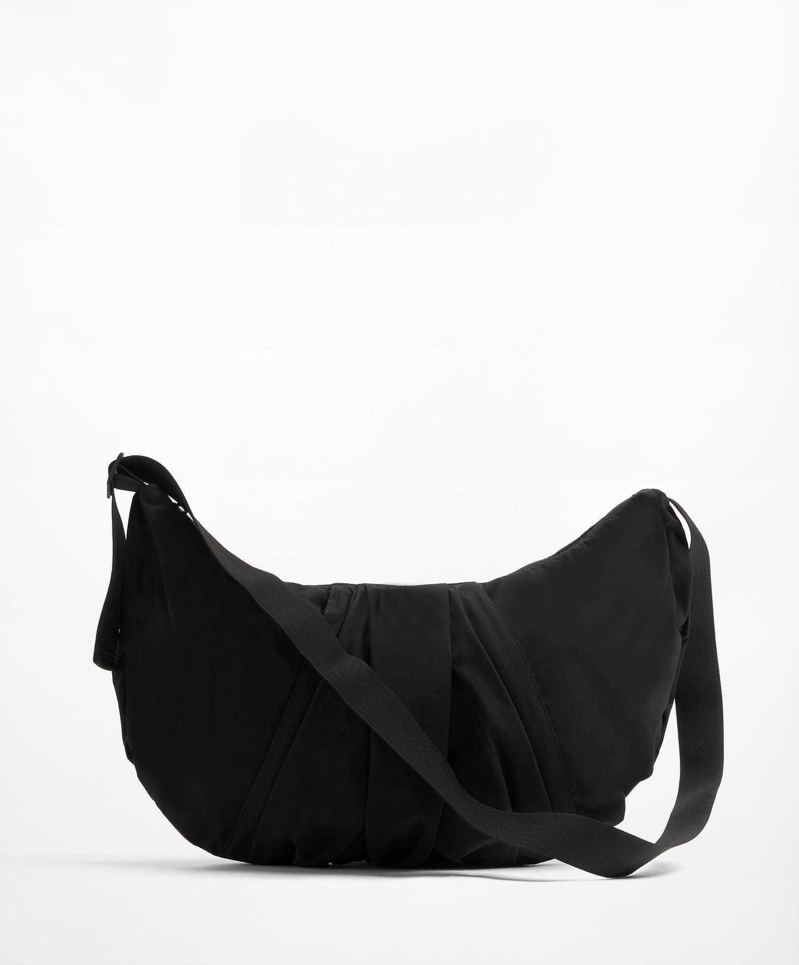 Oval messenger bag | OYSHO Deutschland
