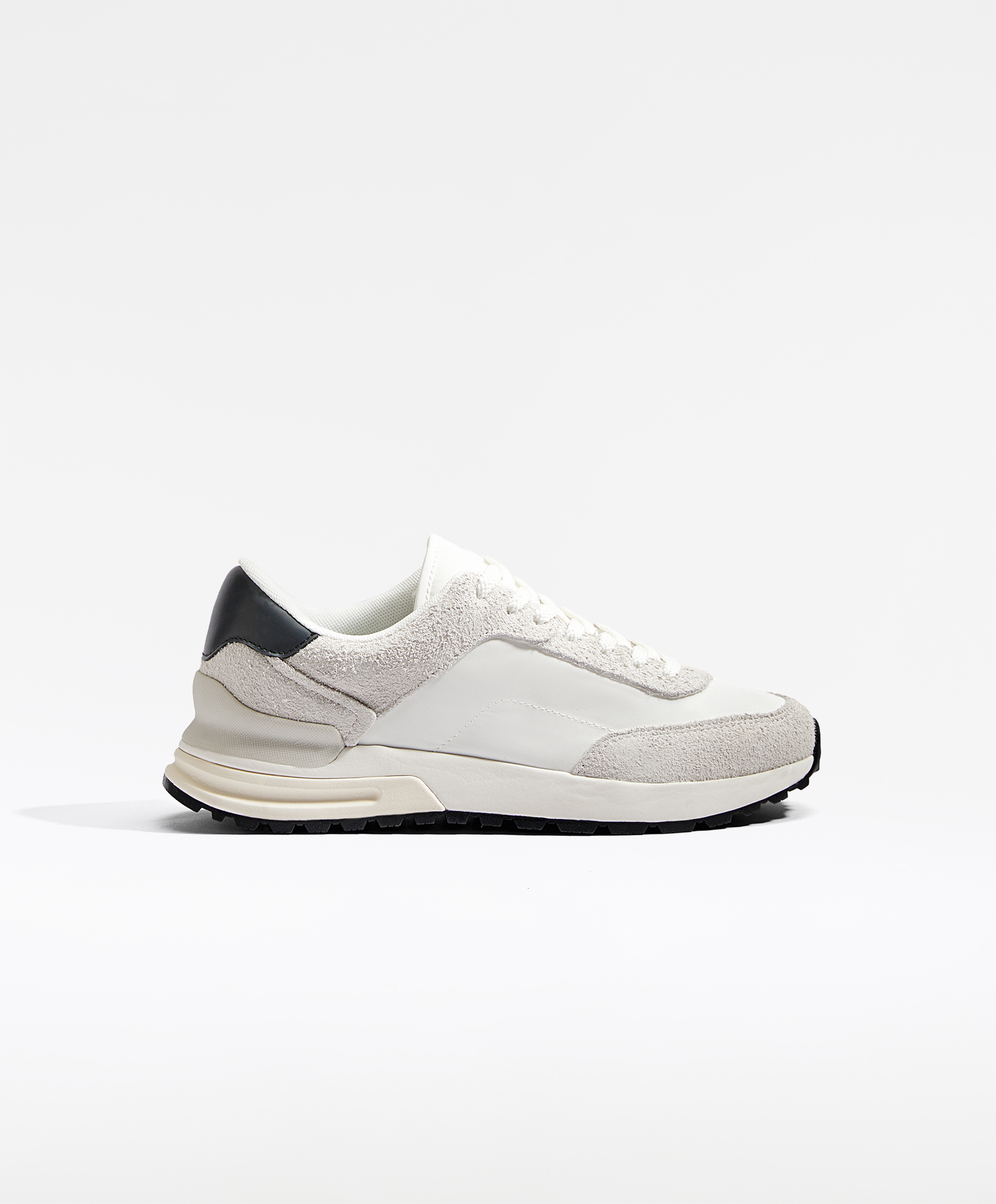 Trainers with nylon and split-leather pieces