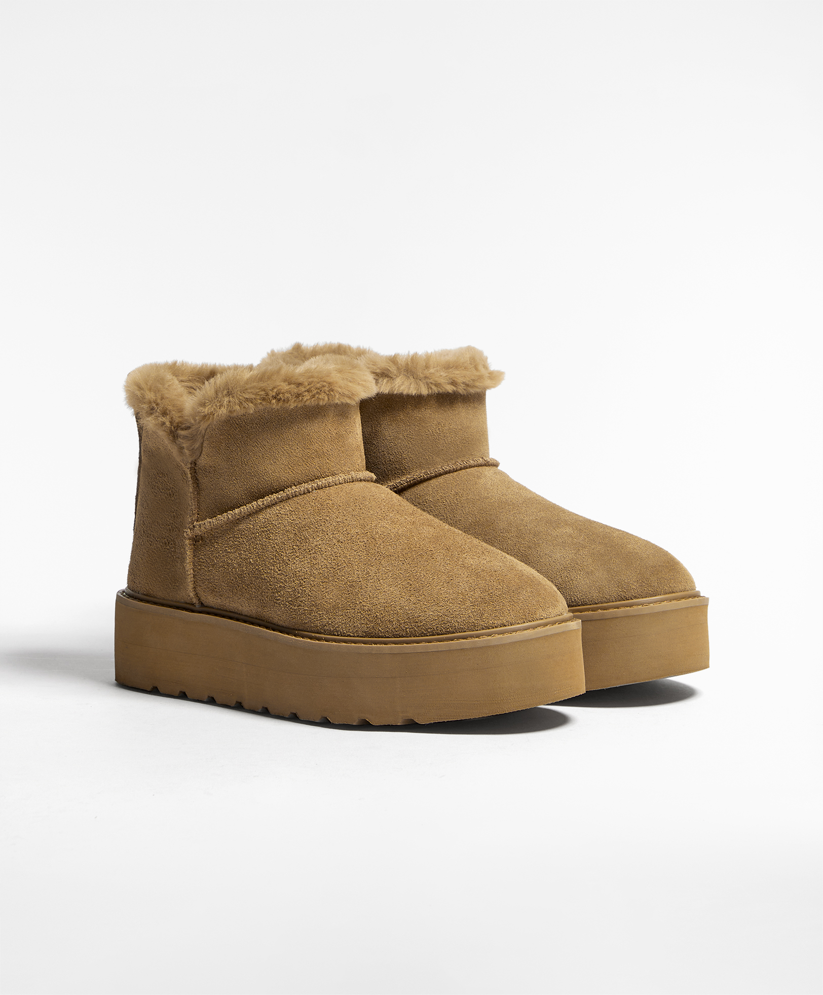 Botas de top piel con plataforma
