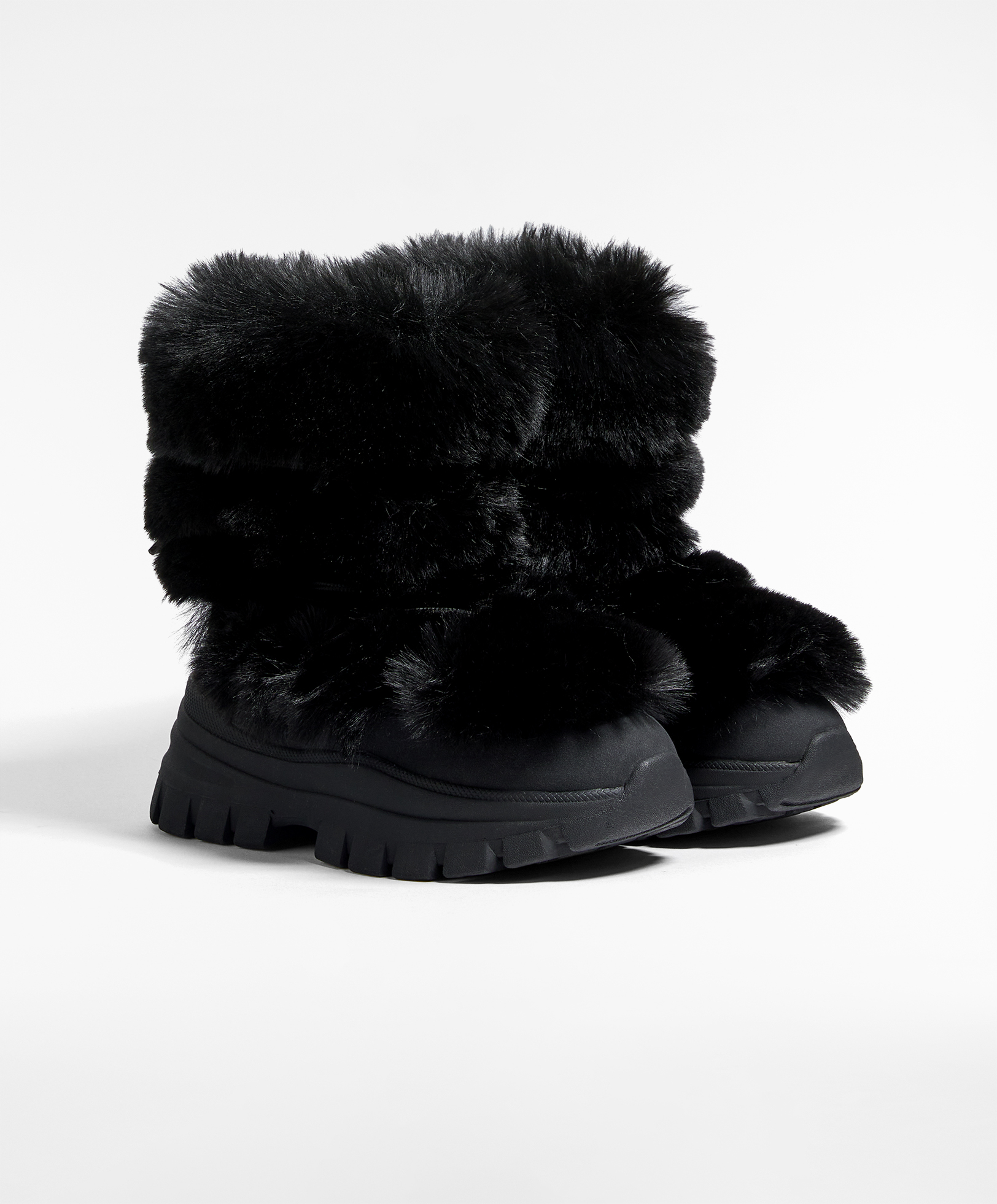 Slip on sales fur boots