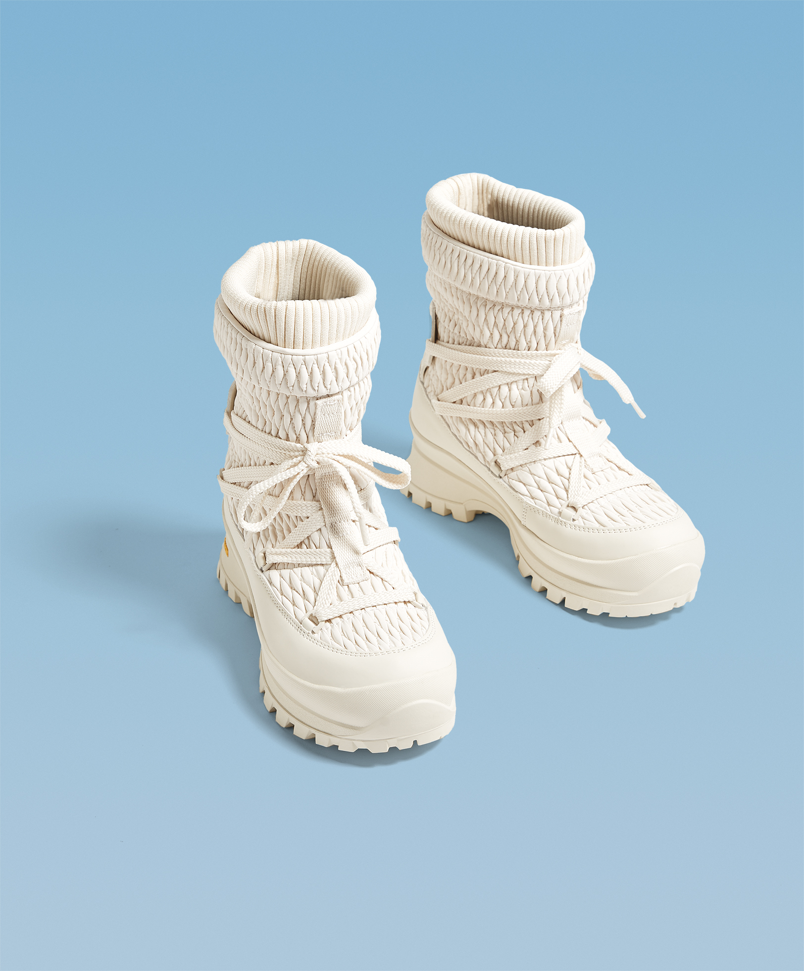 Waterproof 3M THINSULATE padded boots with Vibram sole OYSHO