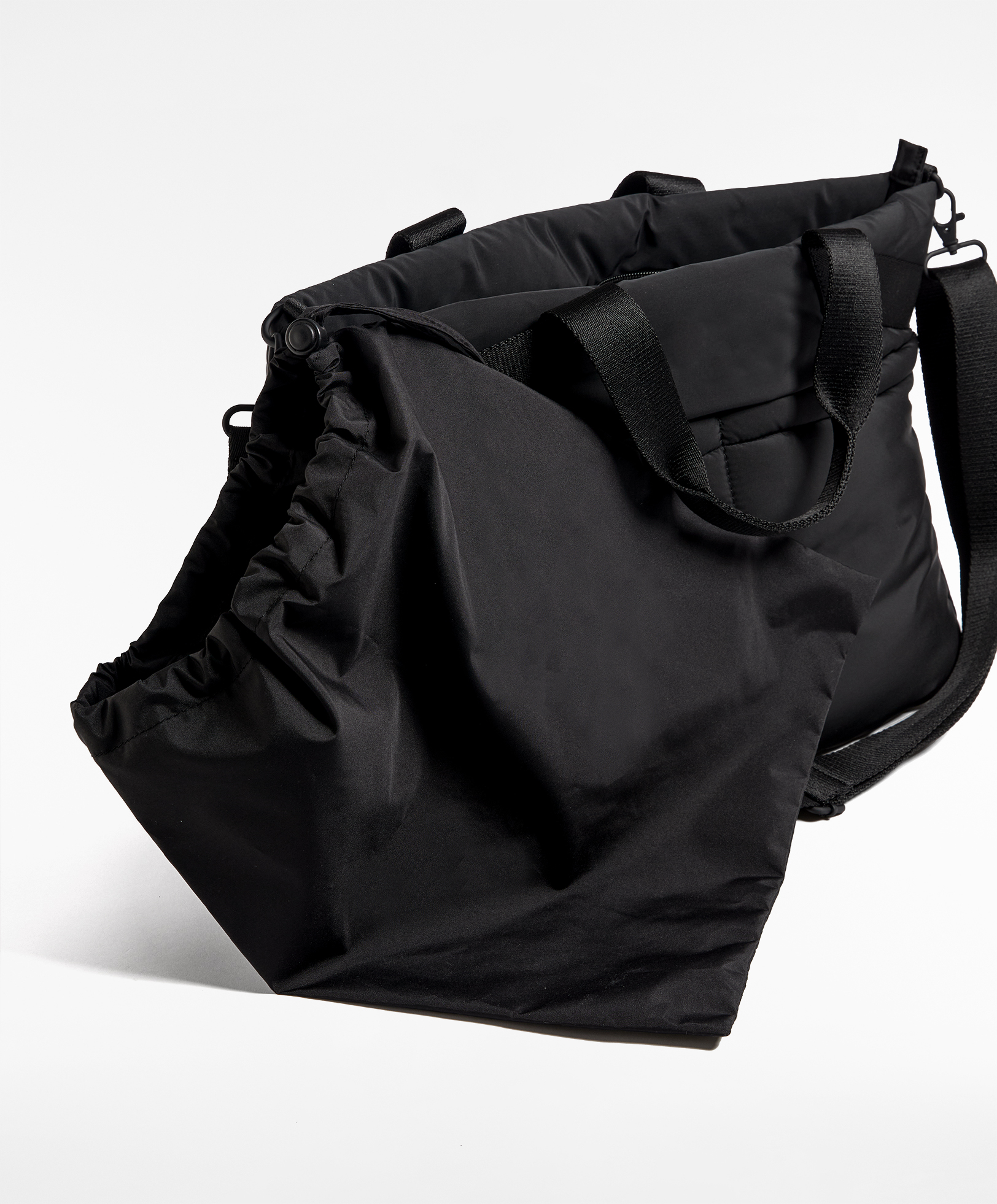 Bolsa de deporte bolsillos delanteros OYSHO Espa a