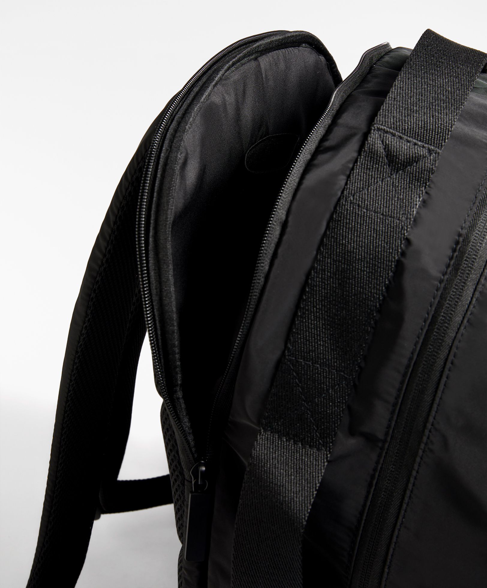 Tennis backpack OYSHO Macao SAR