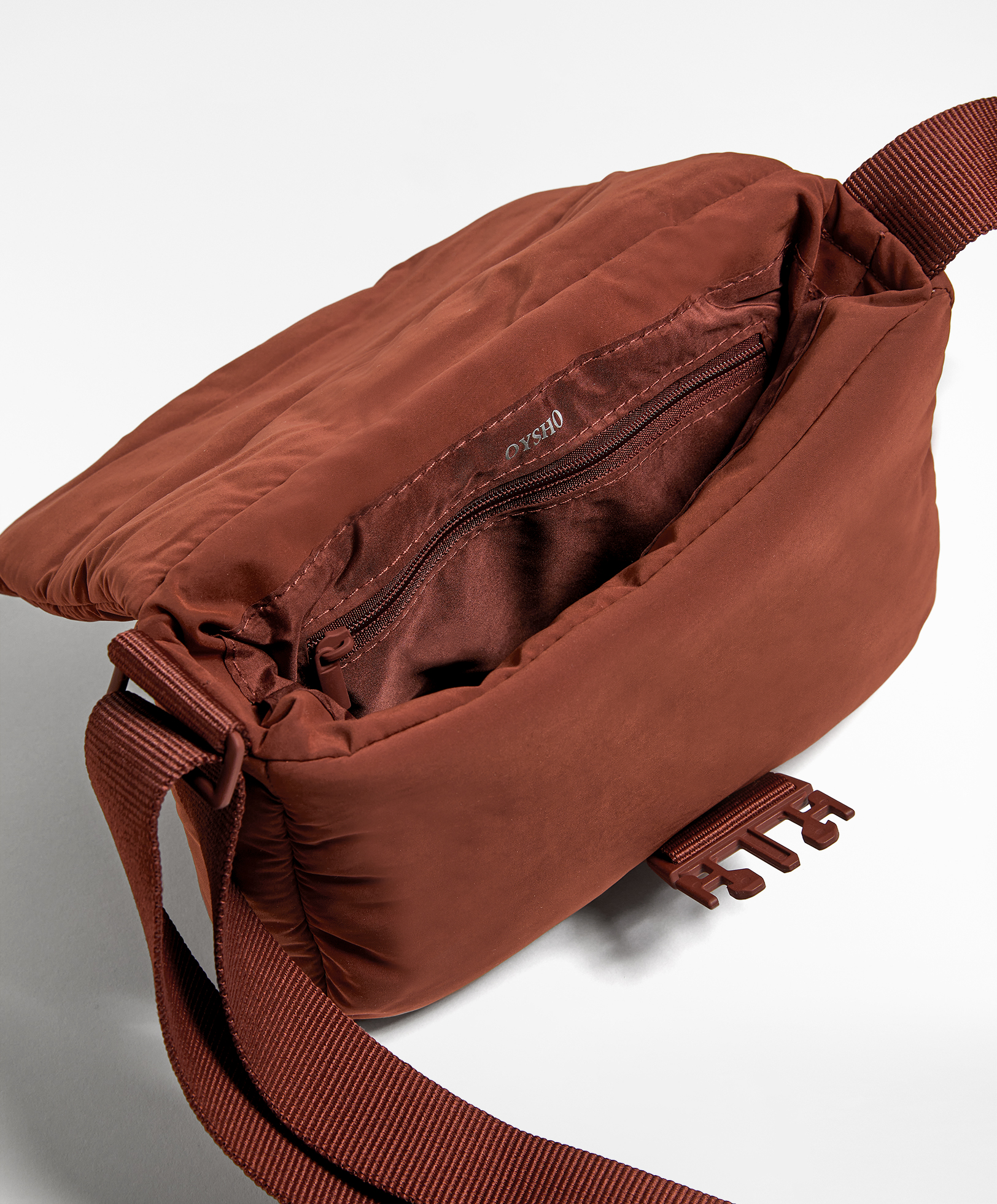 Mini bolso hebilla OYSHO Islas Canarias