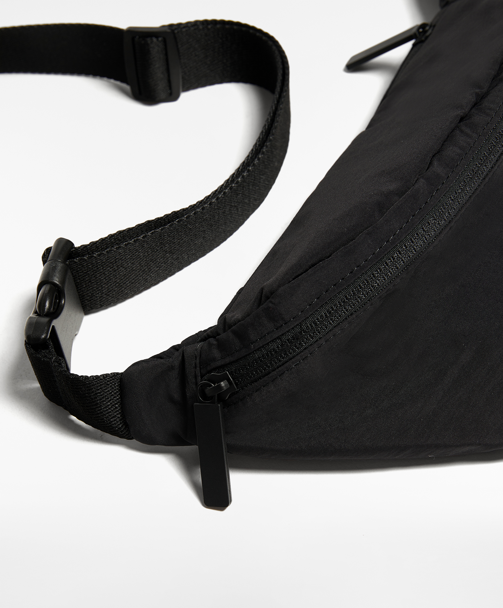 Belt bag with pockets OYSHO Armenia