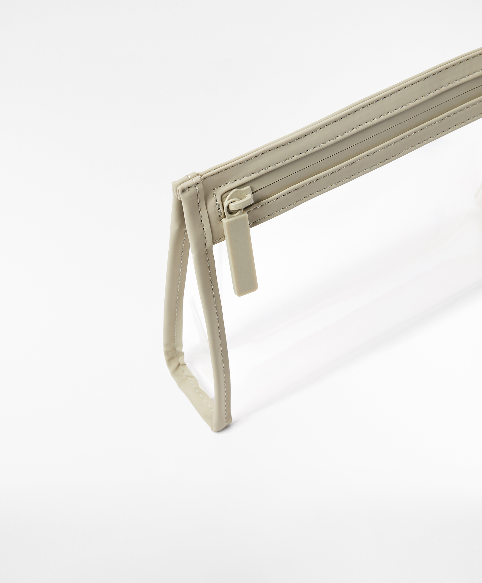 Neceser transparente on sale oysho