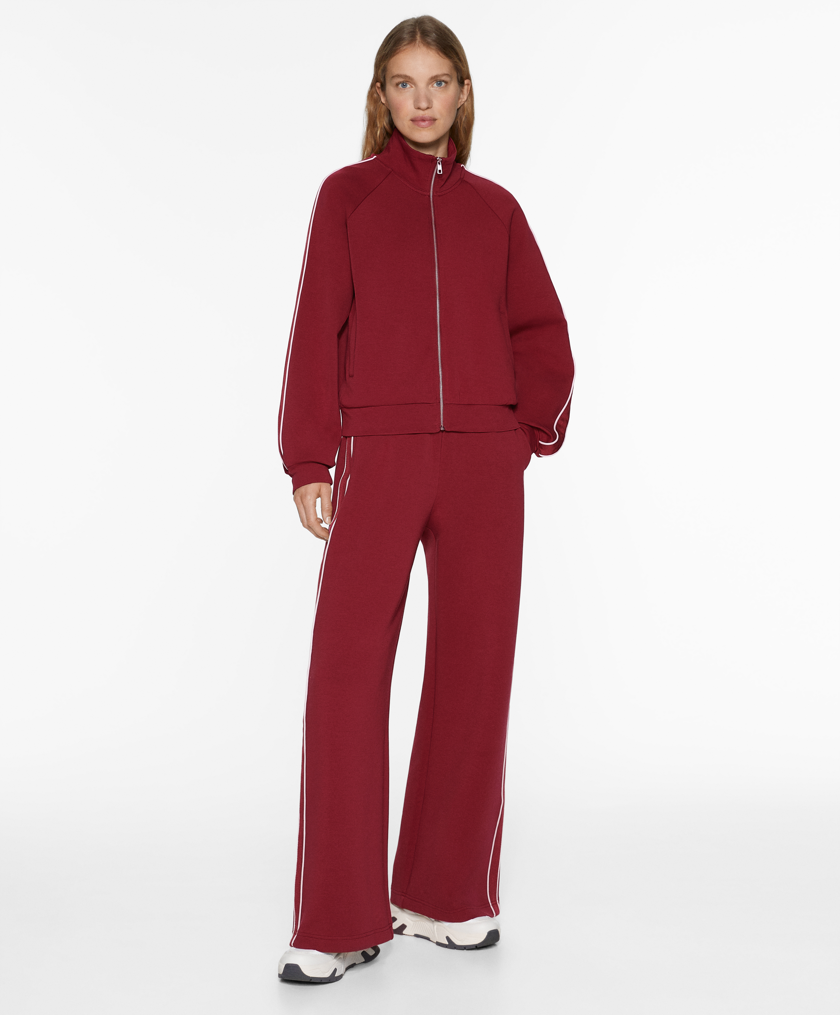 Look avec outlet pantalon rouge
