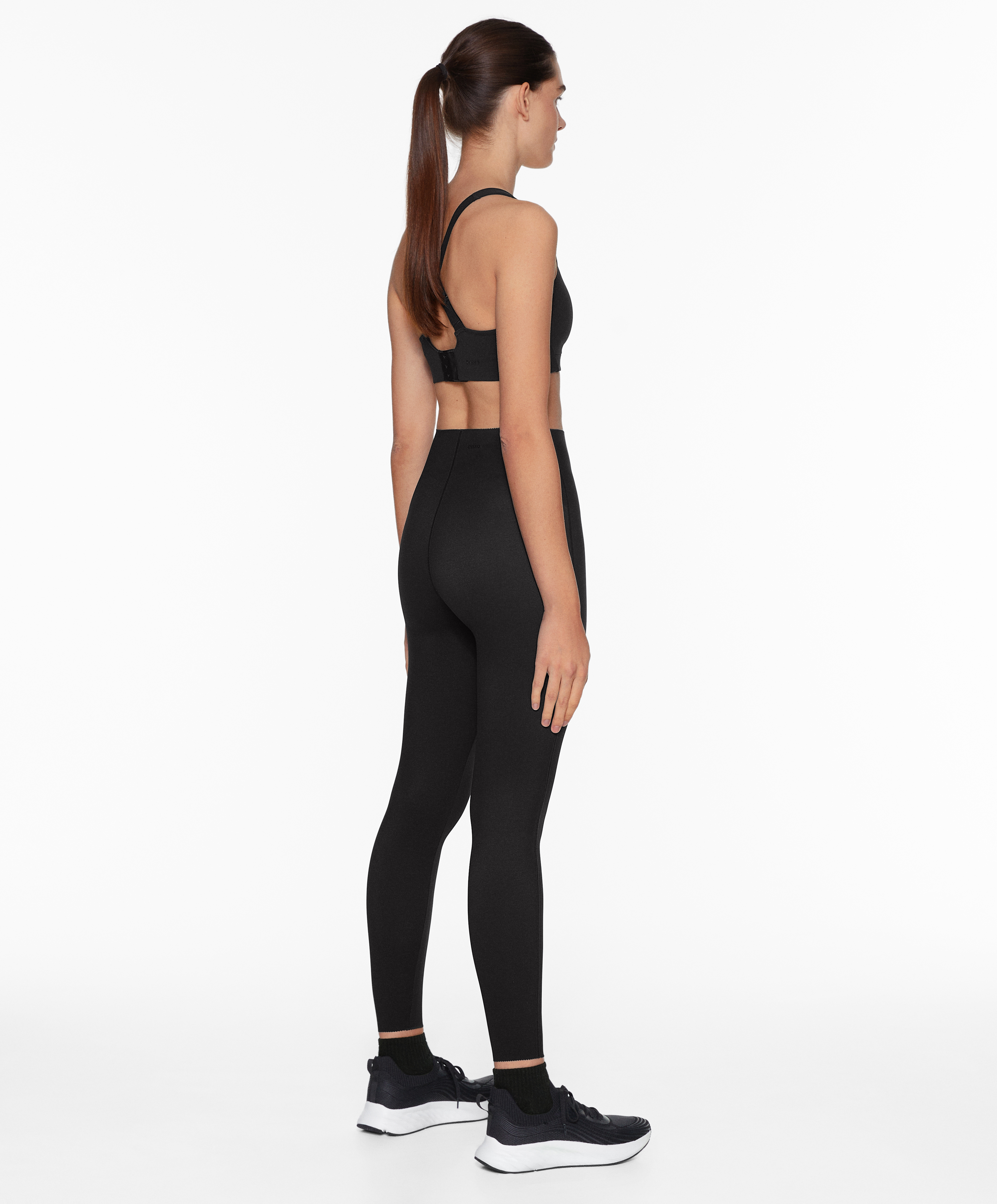 Black extra compressive total look OYSHO United Arab Emirates