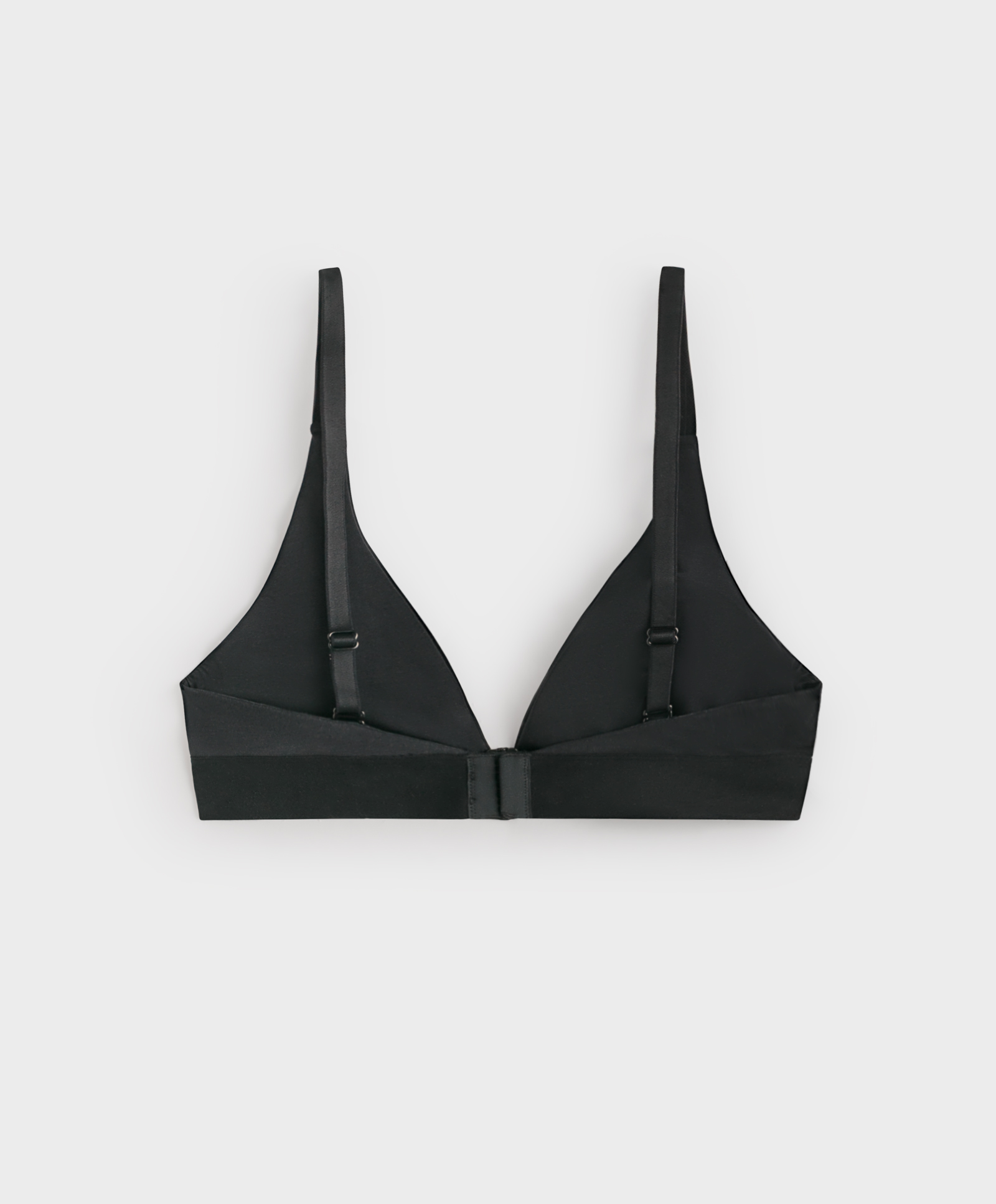 Medium-support Comfortlux sports bra with cups  OYSHO المملكة العربية  السعودية