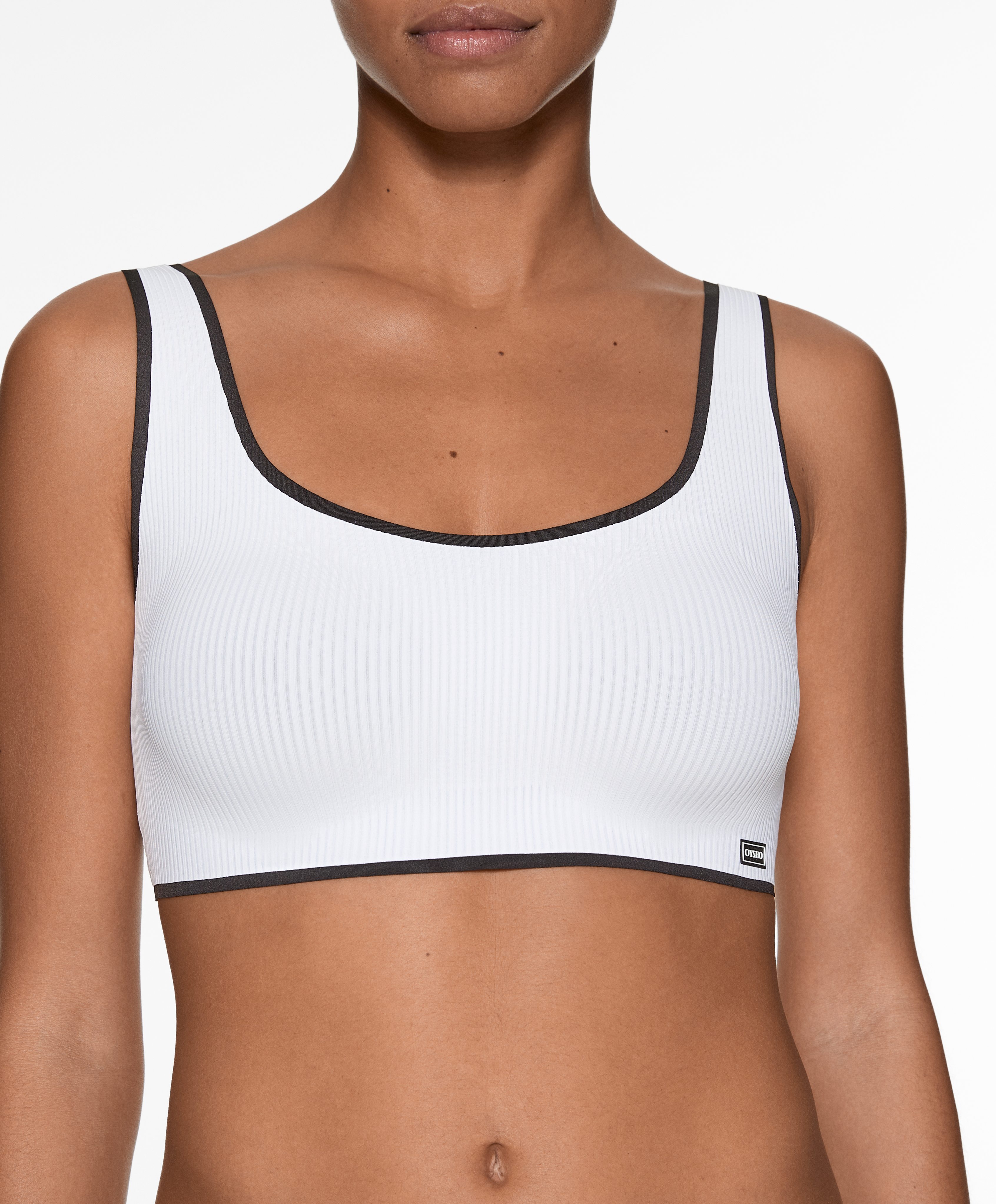 Invisible bra top with piping