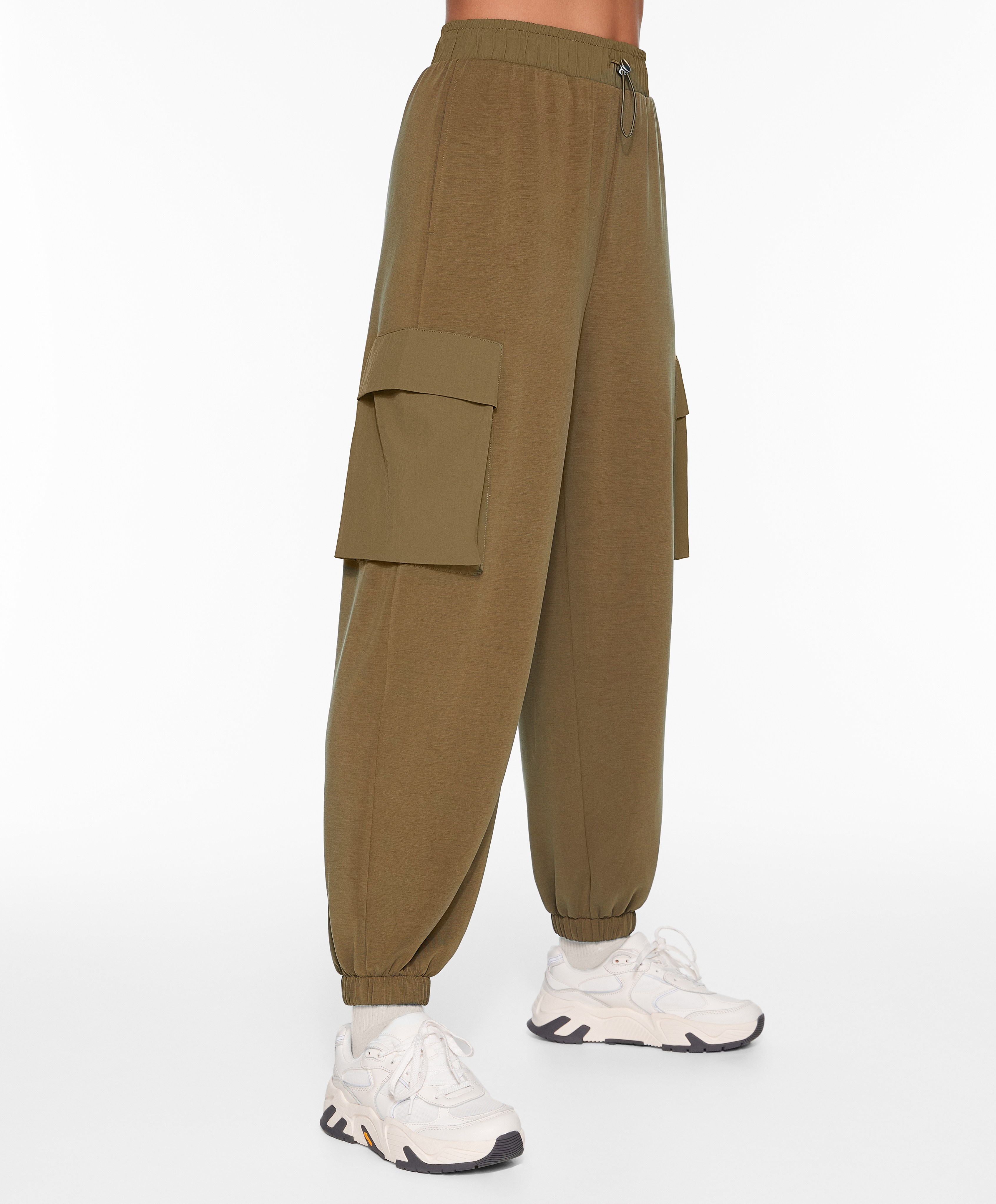 Relaxed joggers with modal and pockets
